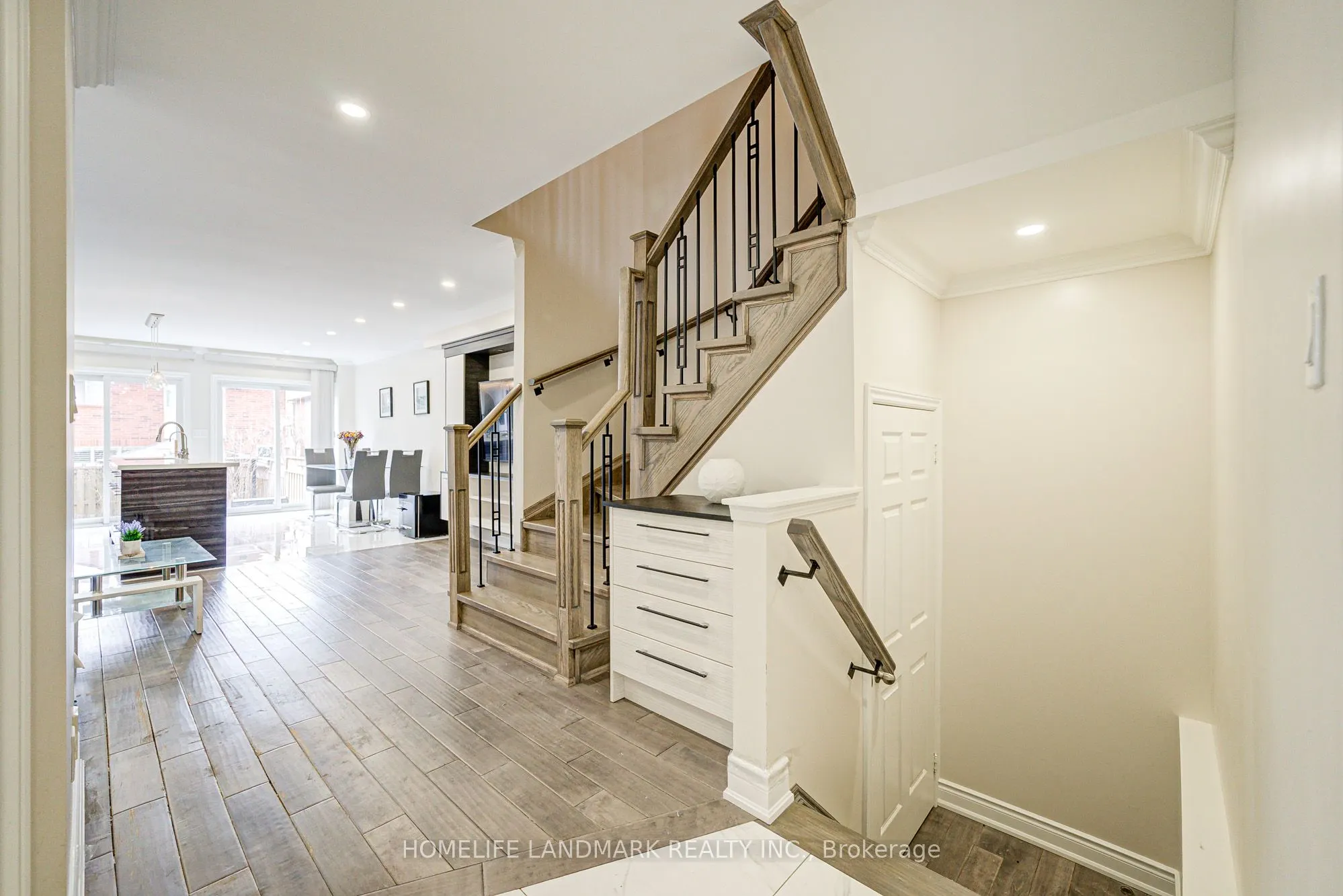 1141 Foxglove Place