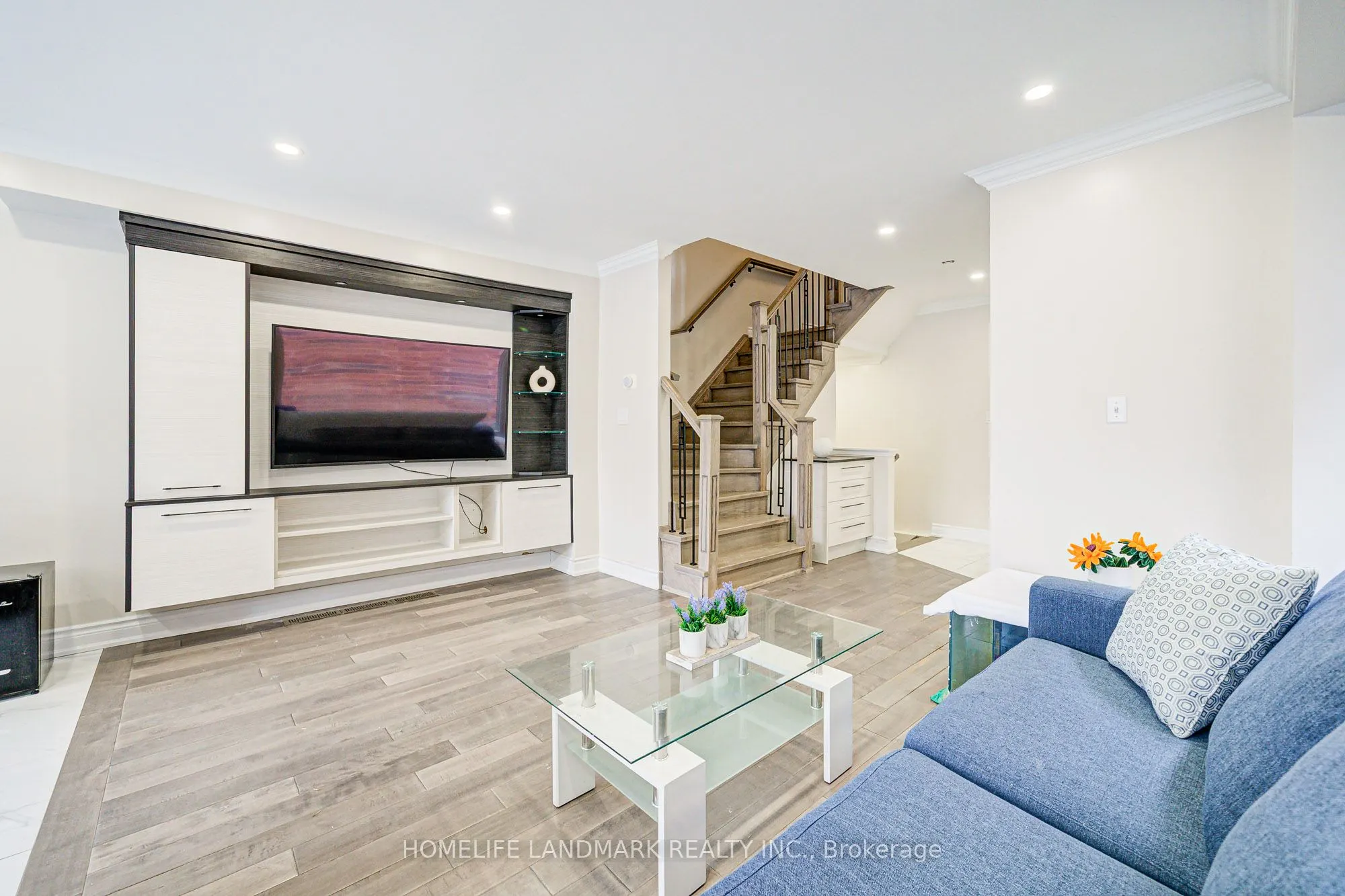 1141 Foxglove Place
