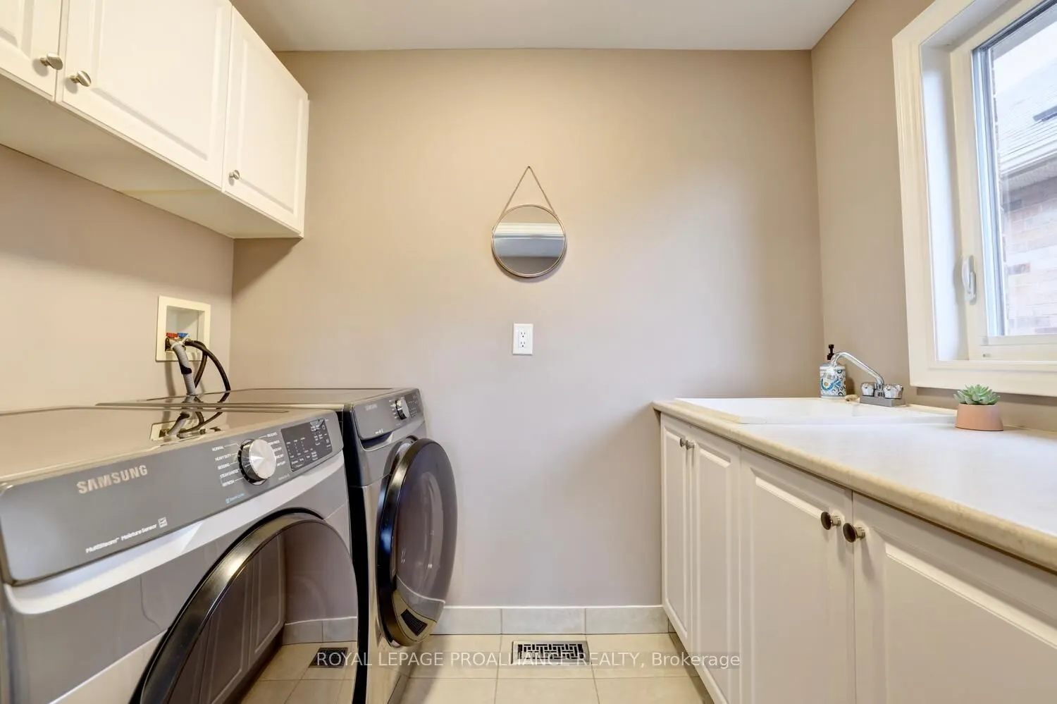 497 Cusick Circle