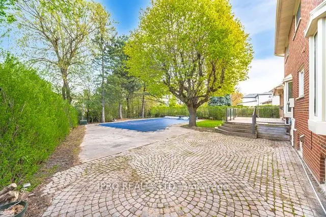 42 Hillside Drive