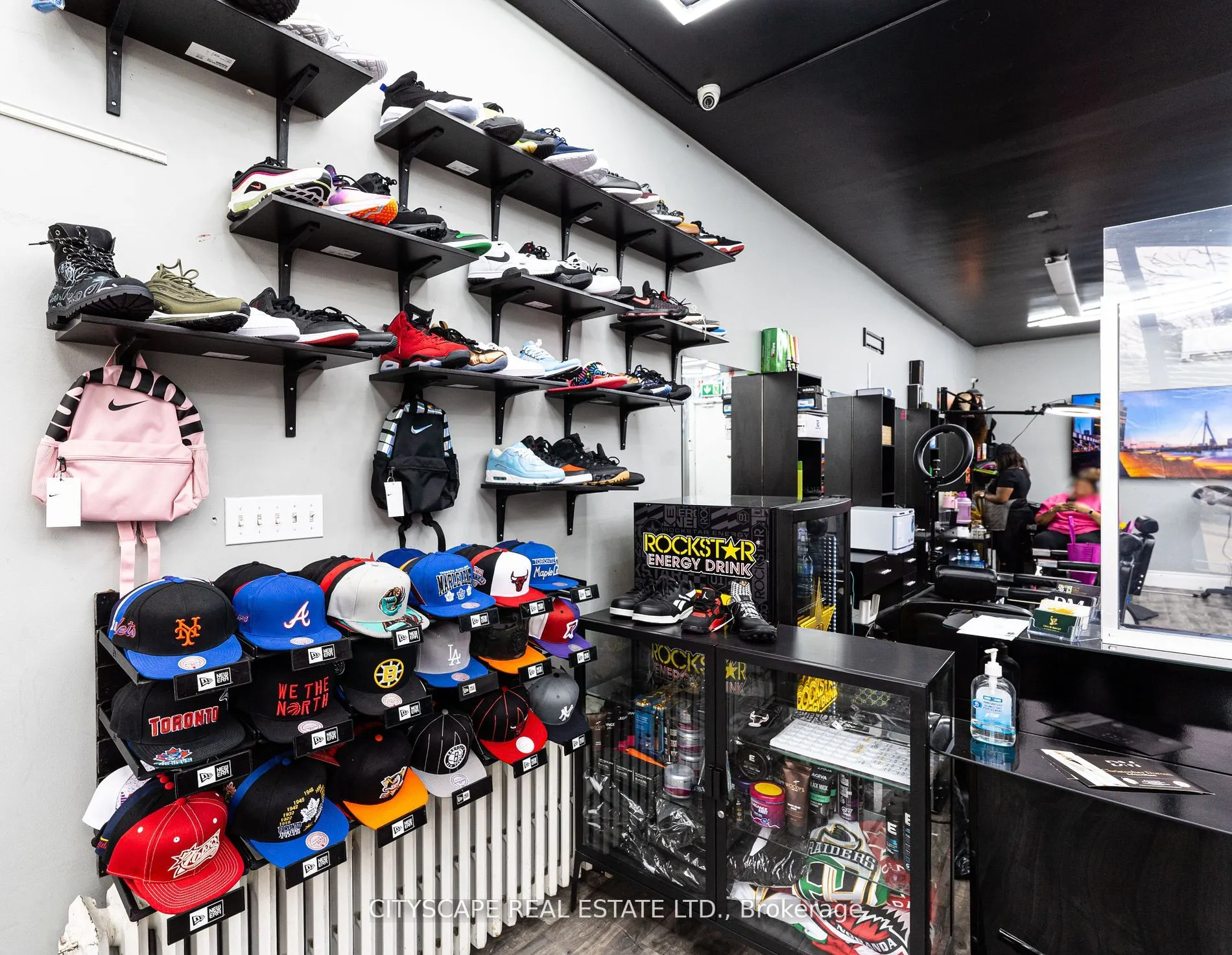 273 Lakeshore Road E