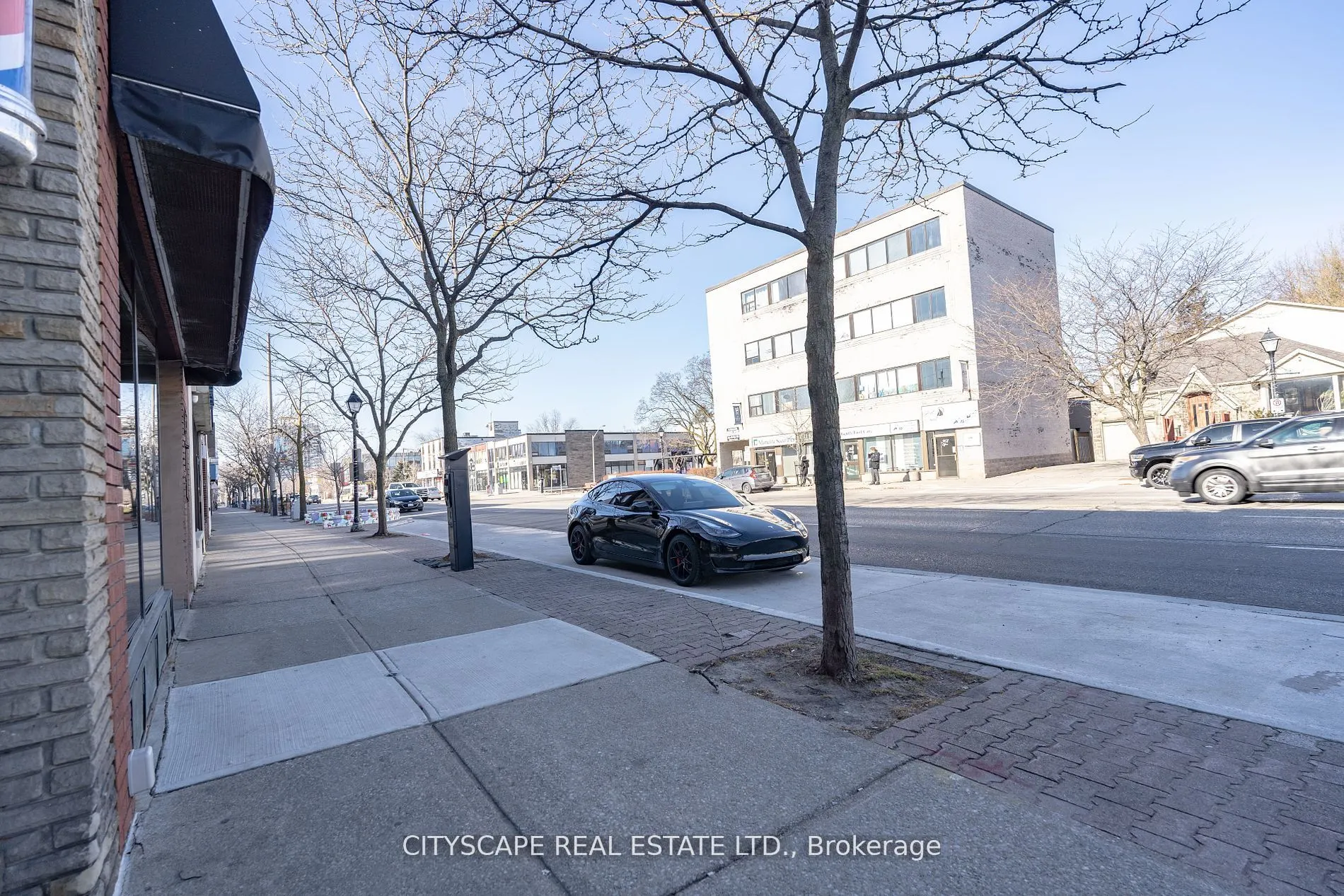 273 Lakeshore Road E