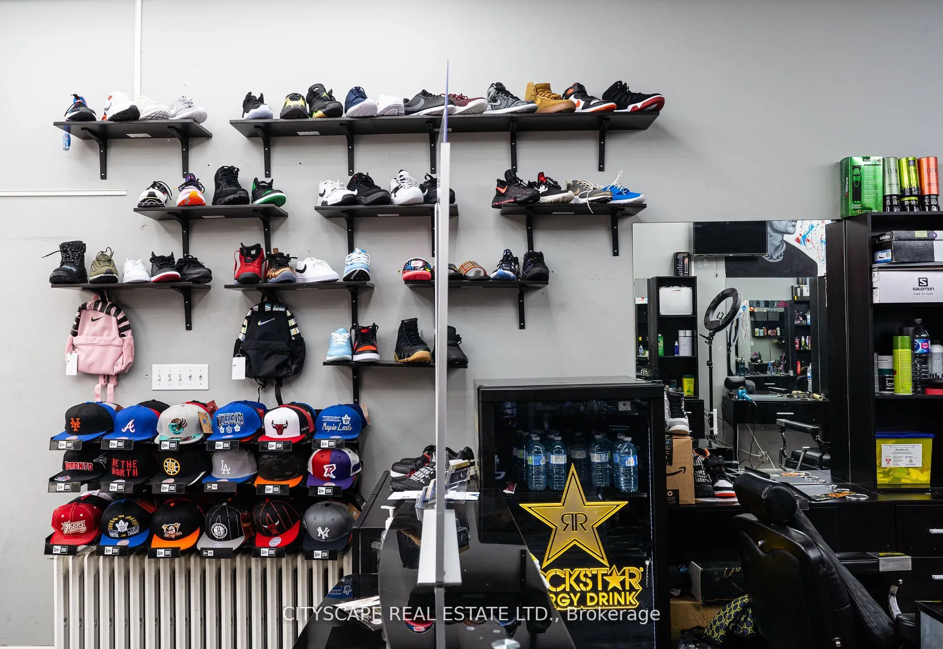 273 Lakeshore Road E