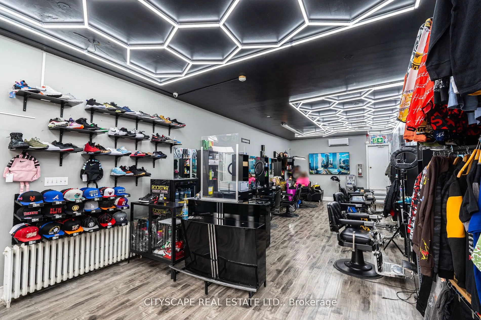 273 Lakeshore Road E