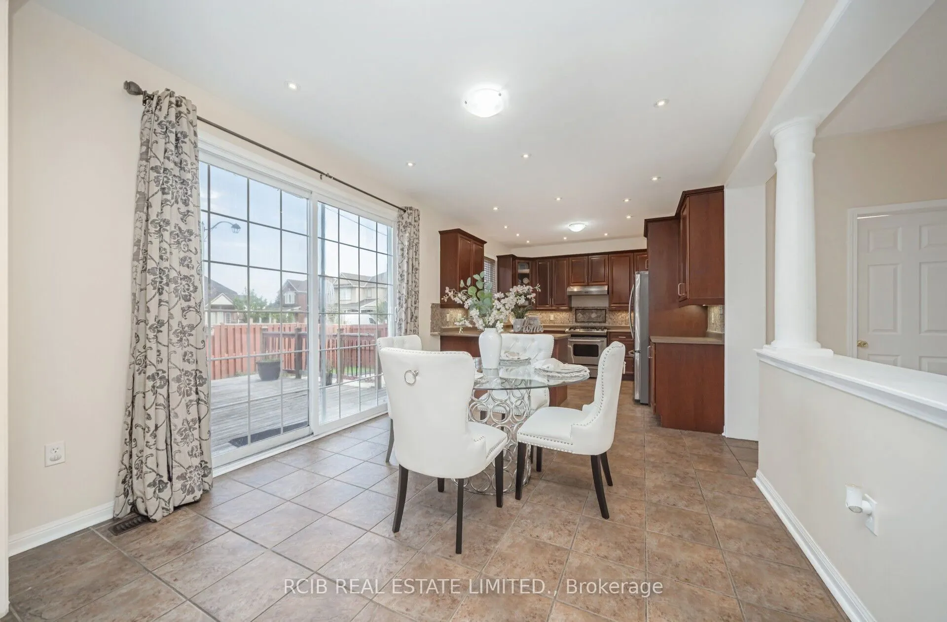 14 Alboreto Way