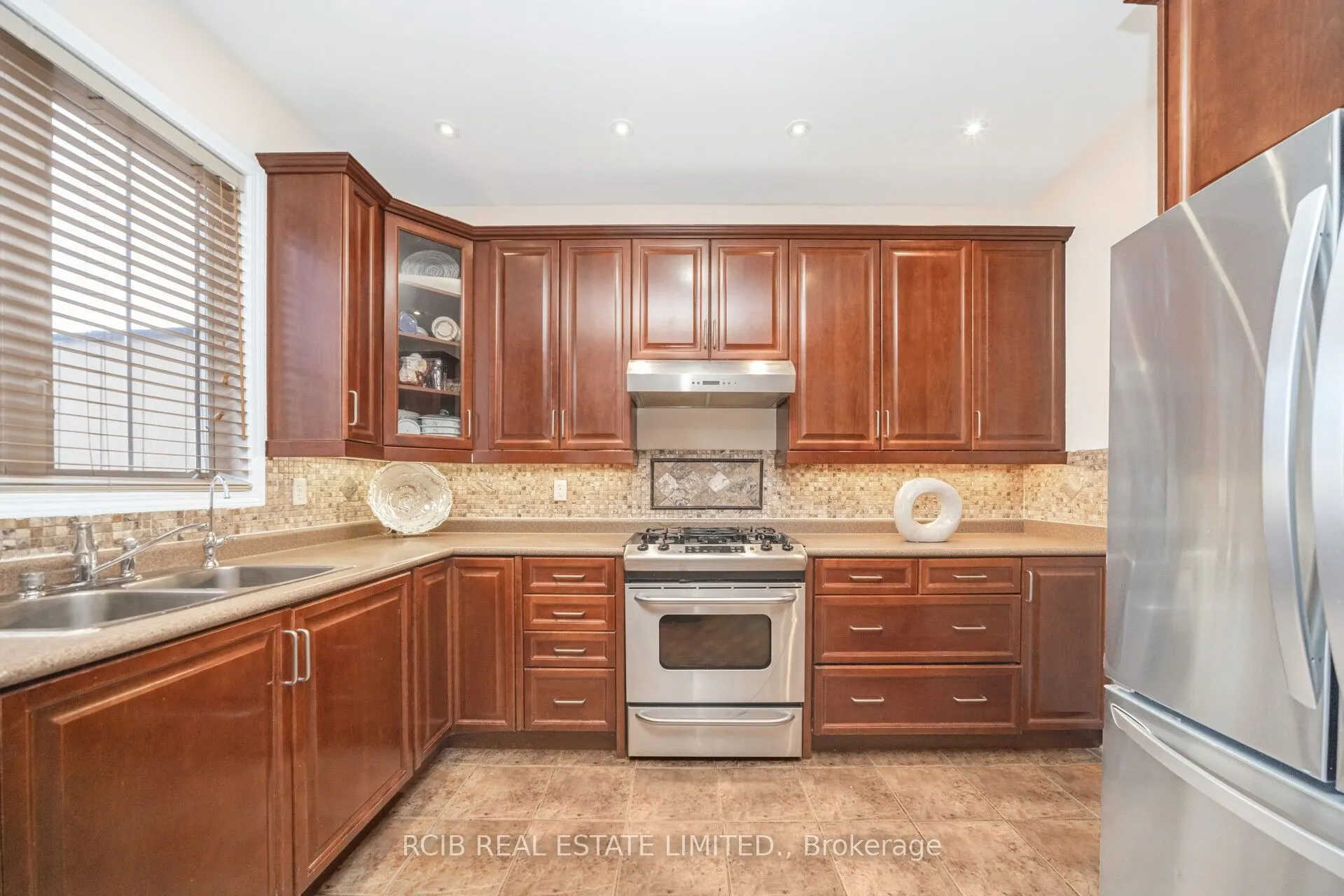 14 Alboreto Way