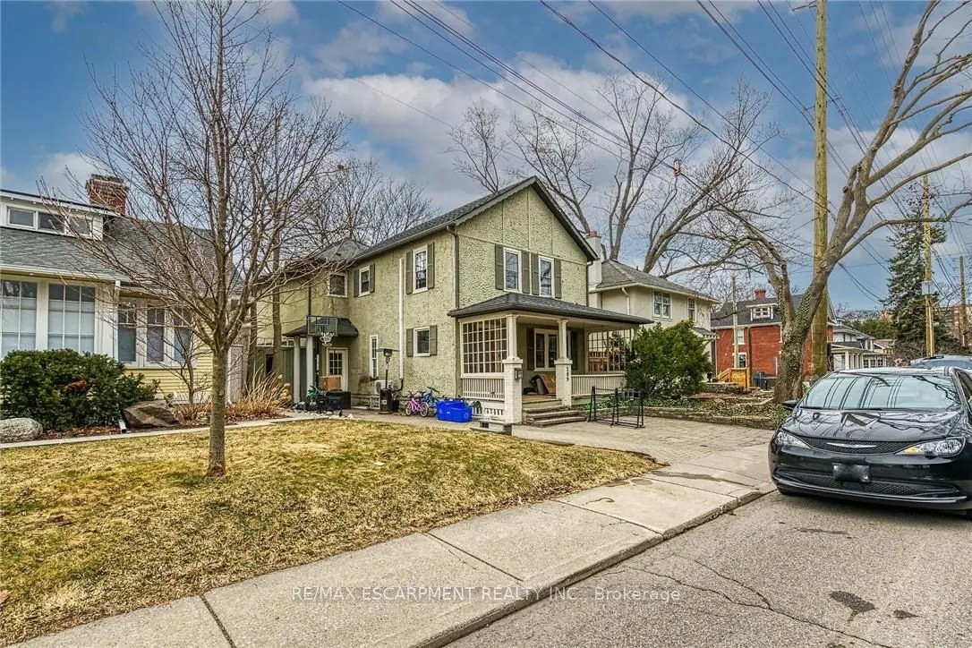 209 Allan Street