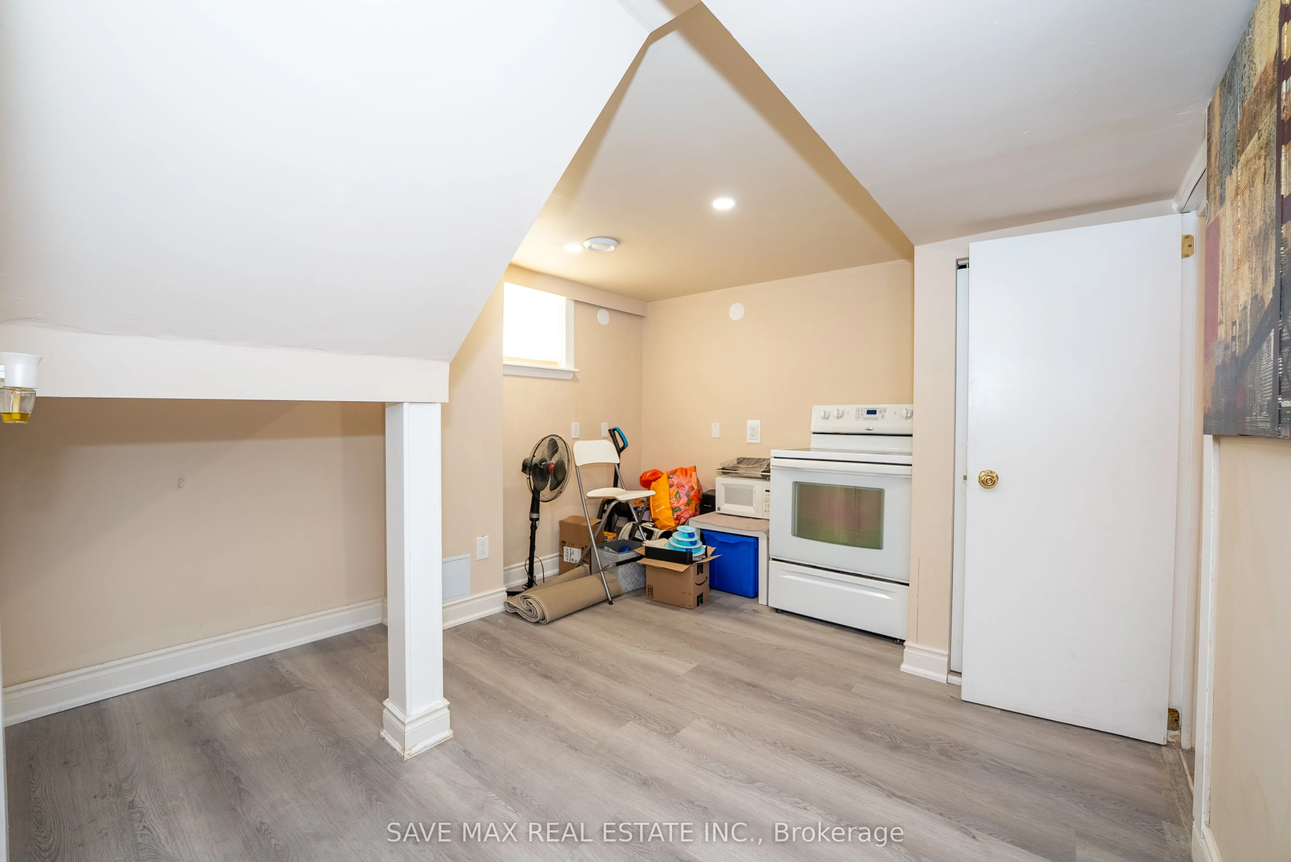 69 Eldomar Avenue