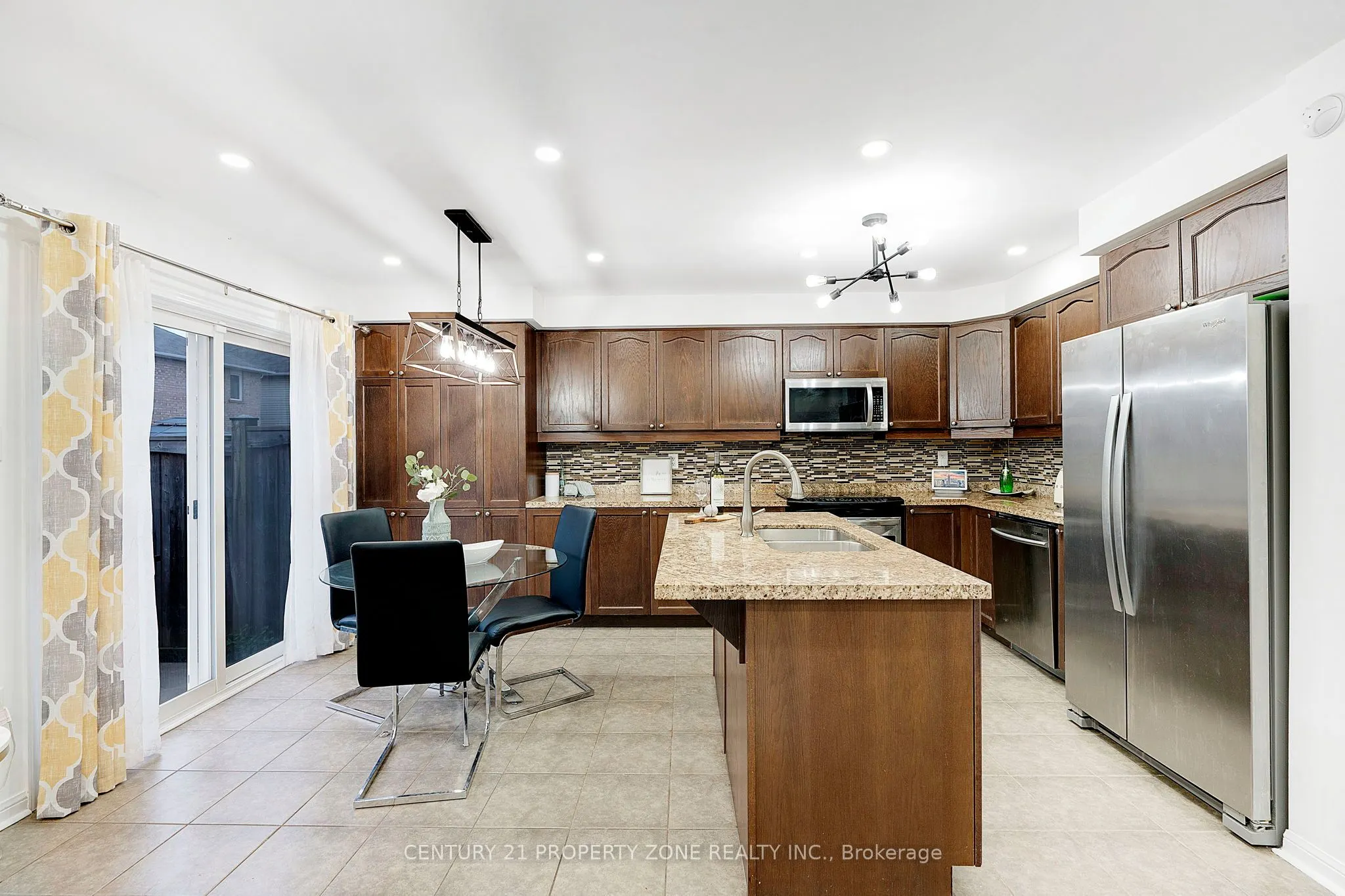 290 Woodley Crescent