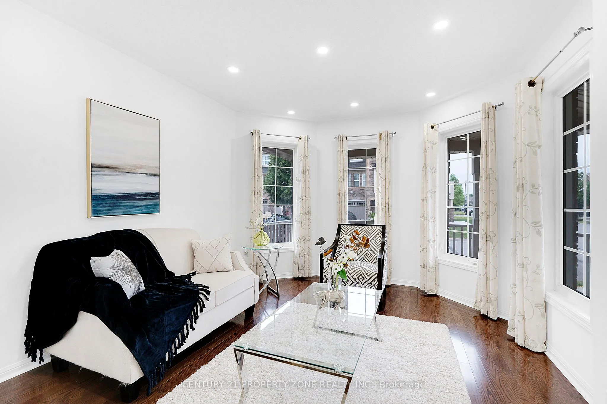 290 Woodley Crescent