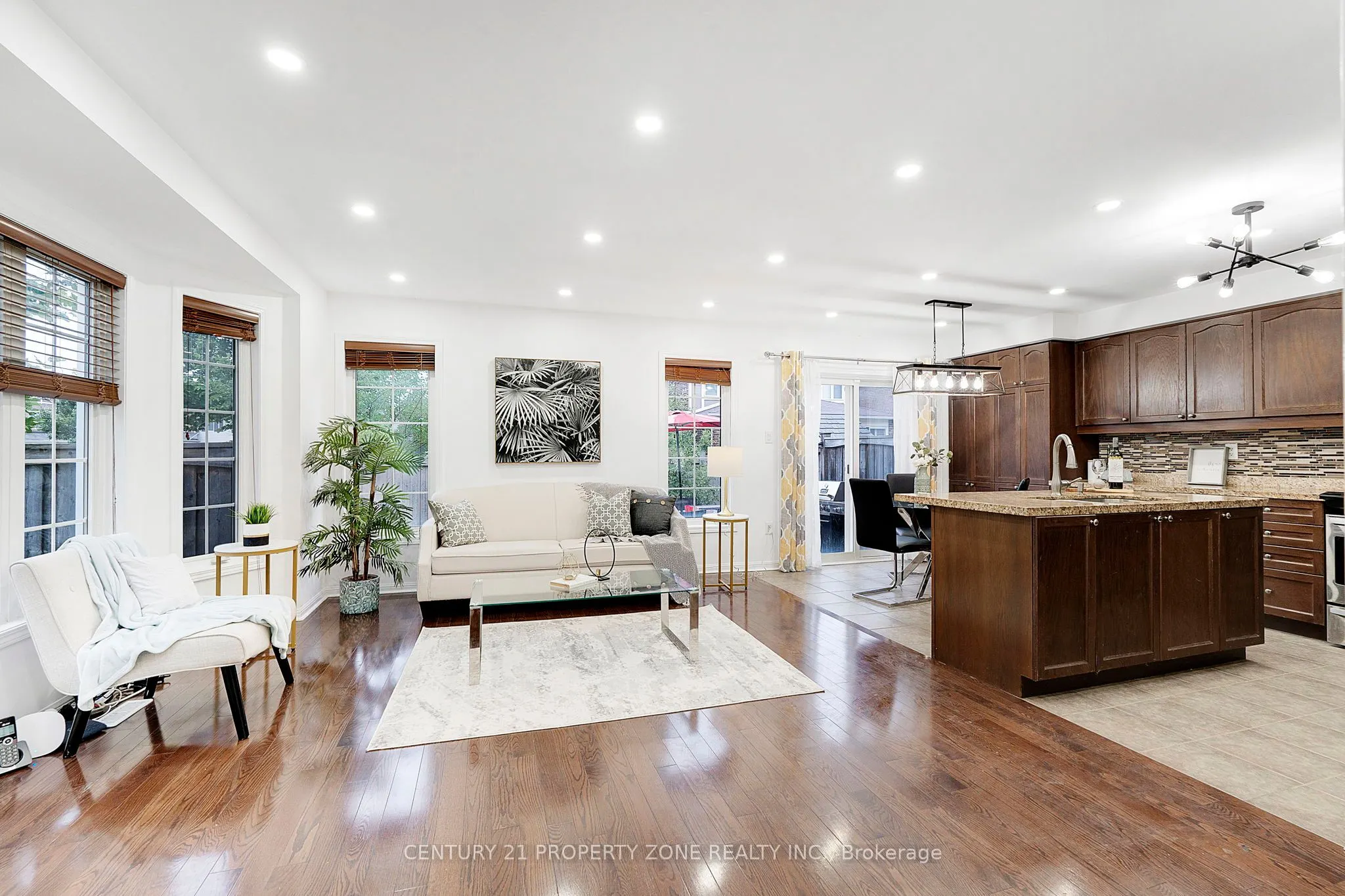 290 Woodley Crescent