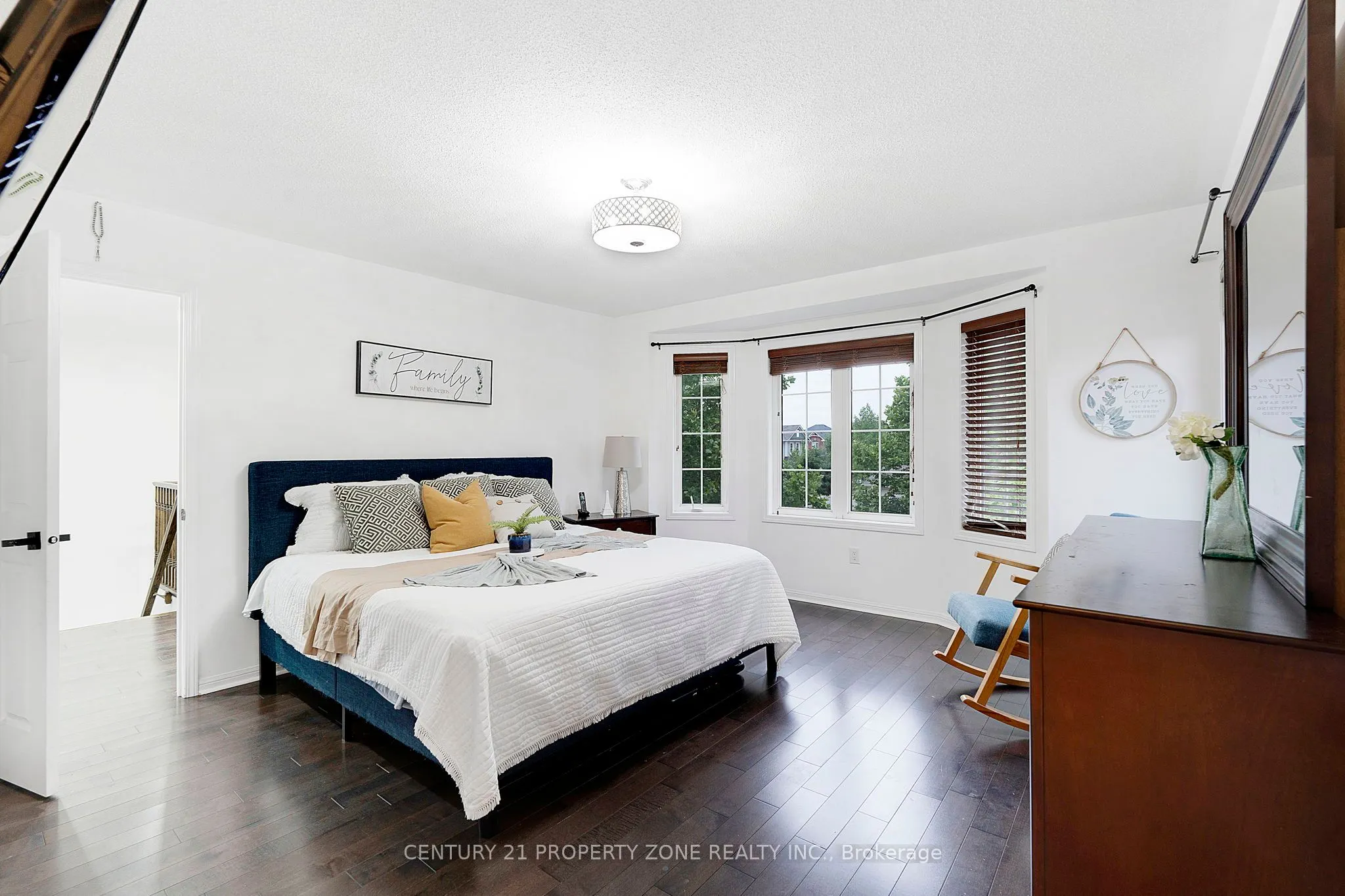 290 Woodley Crescent