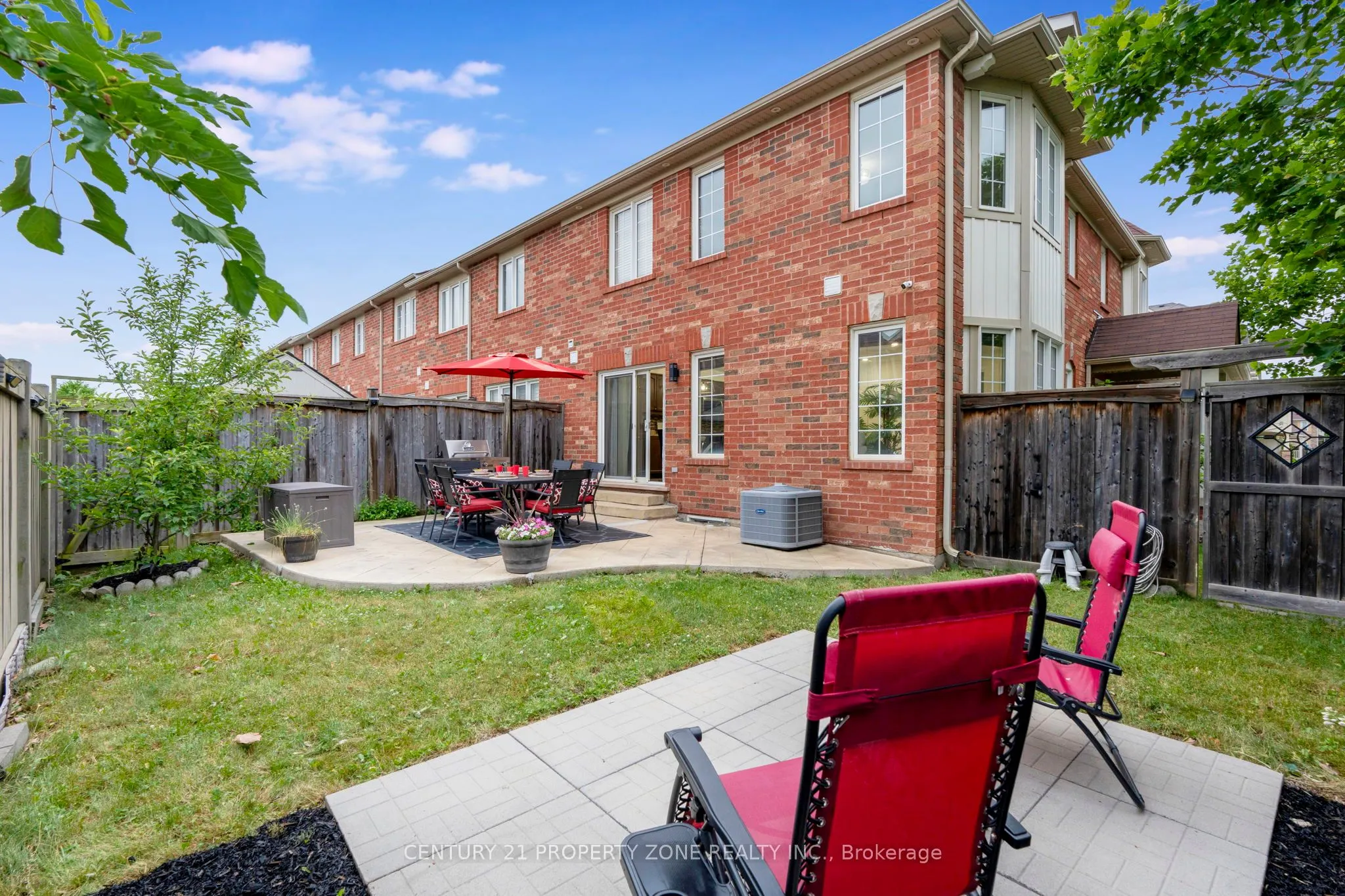 290 Woodley Crescent