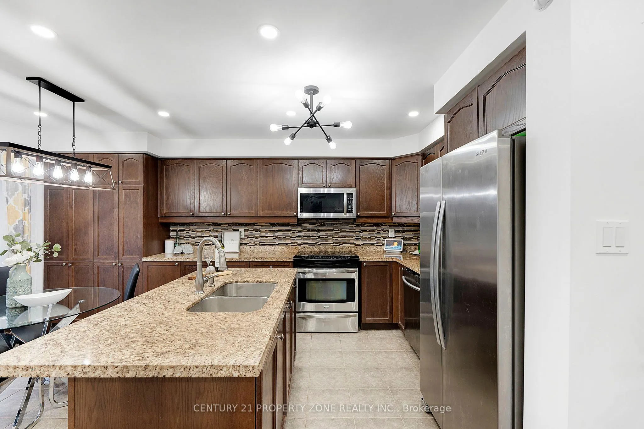 290 Woodley Crescent