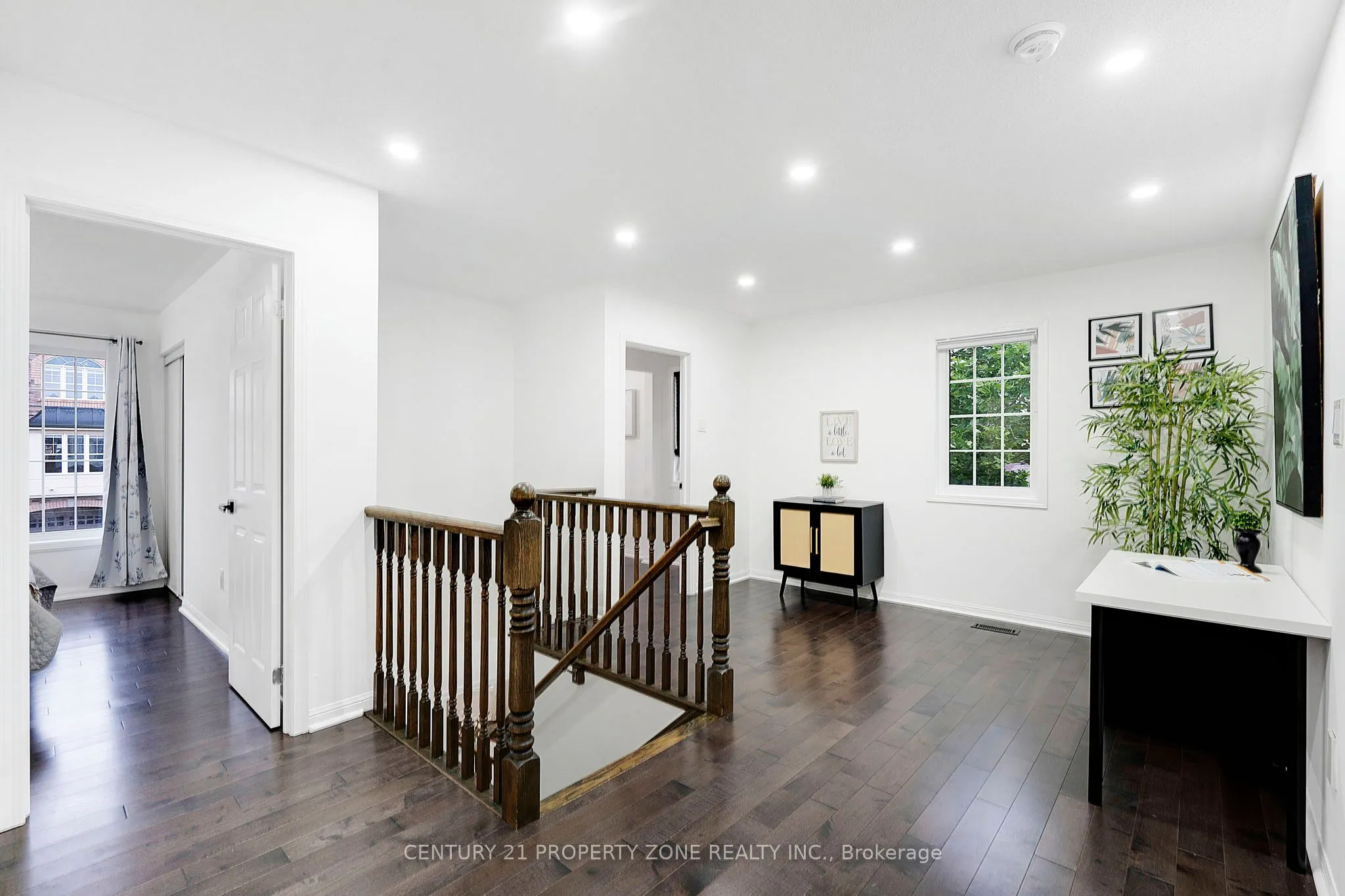 290 Woodley Crescent