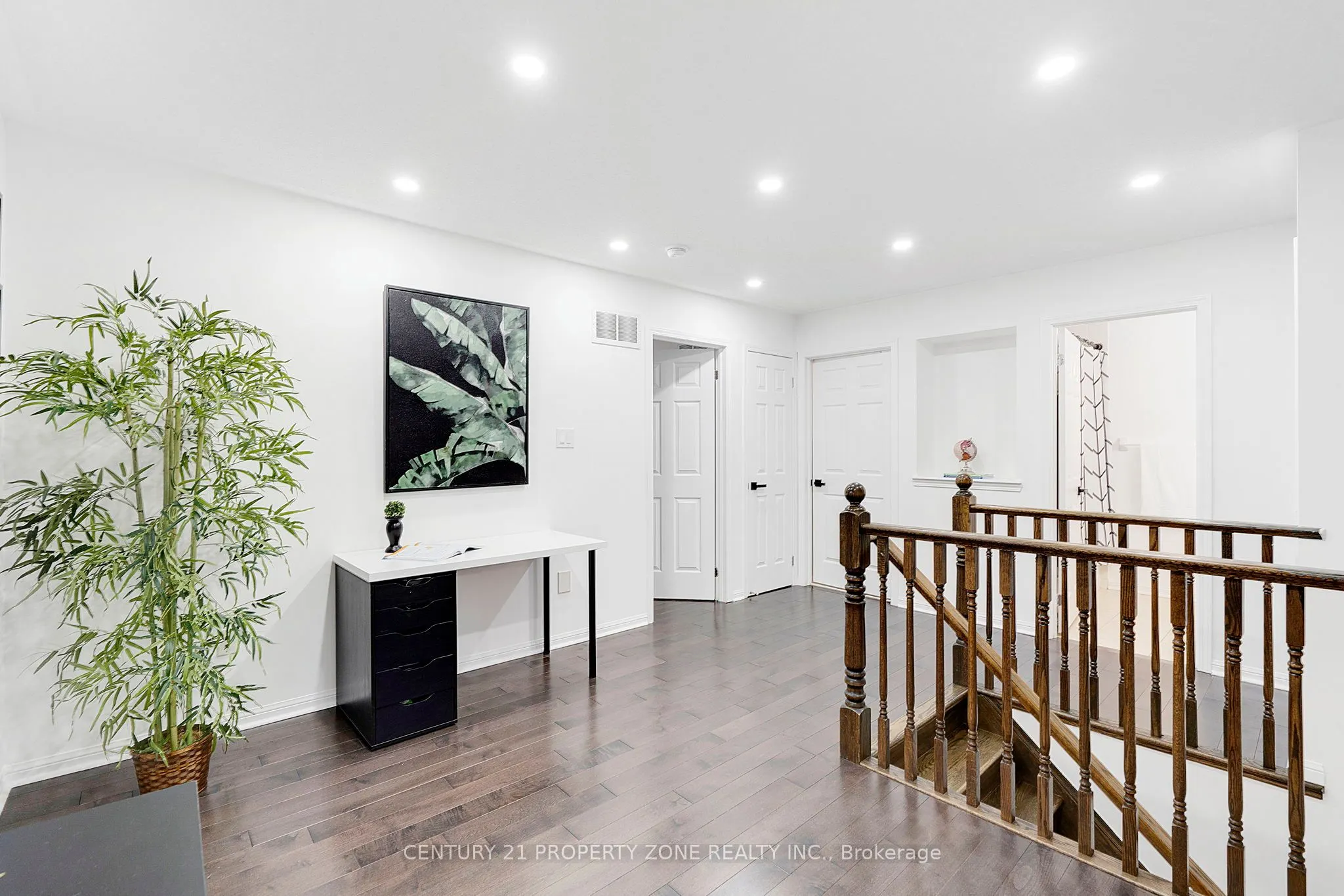 290 Woodley Crescent