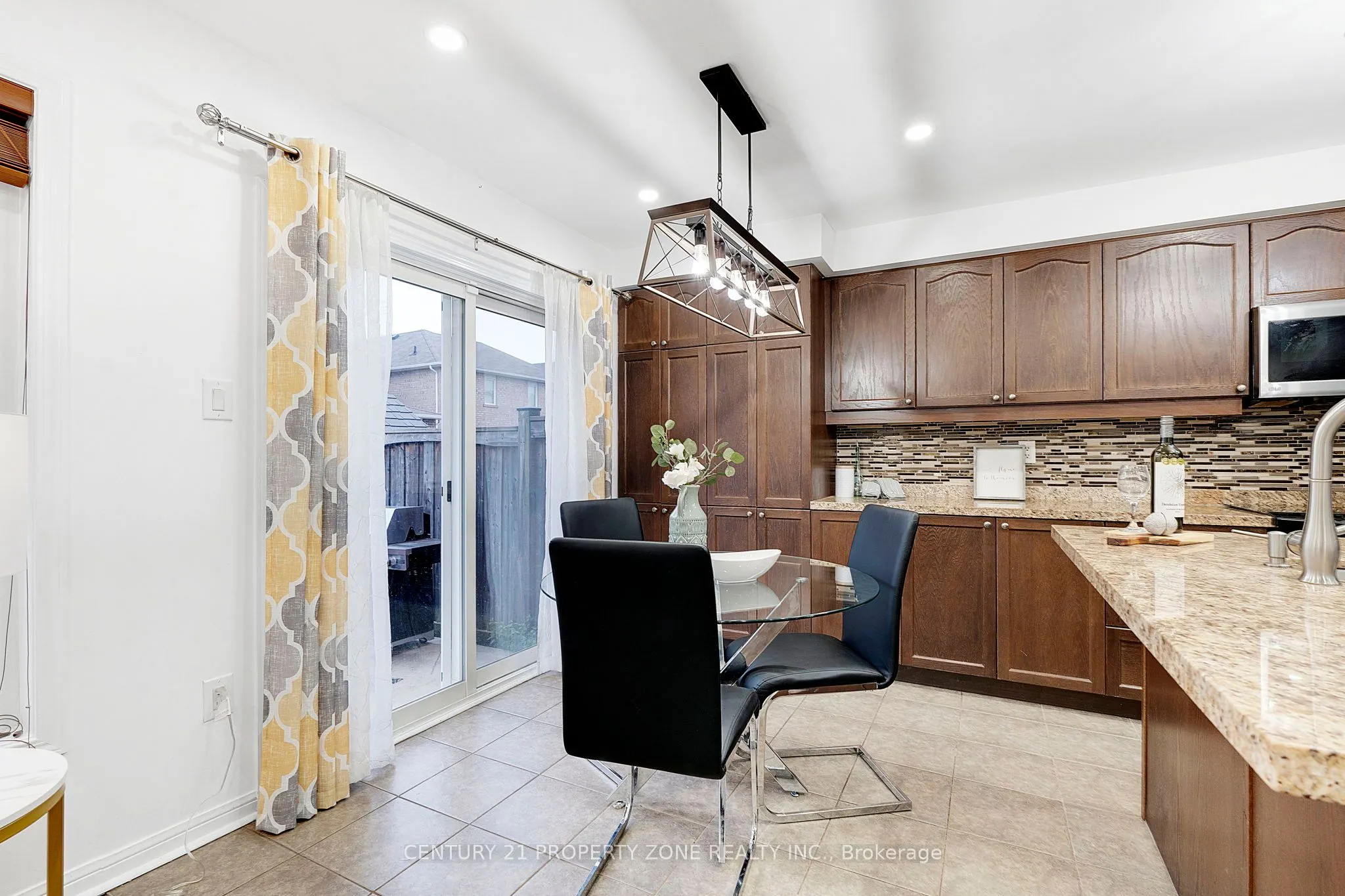 290 Woodley Crescent
