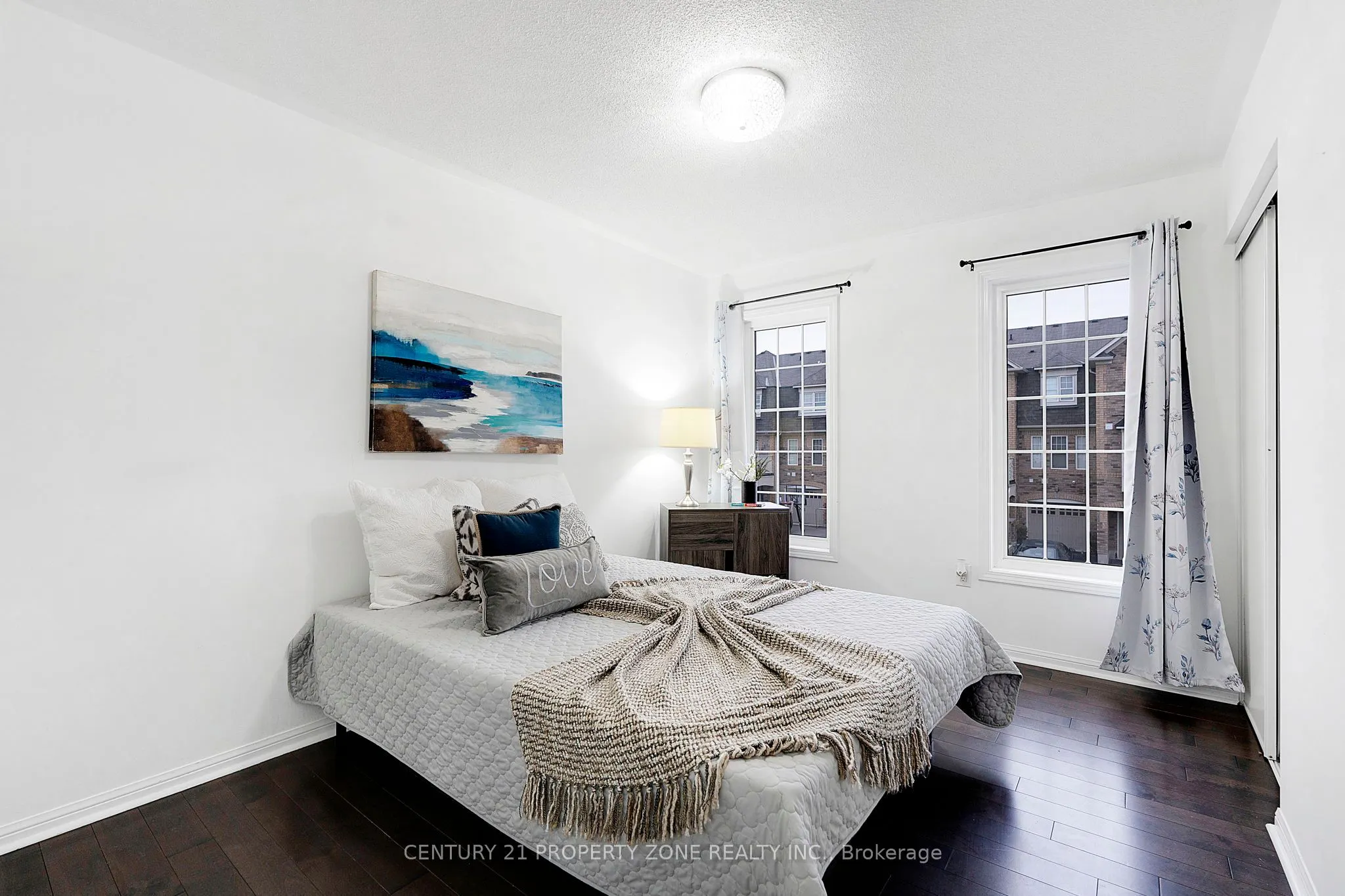290 Woodley Crescent