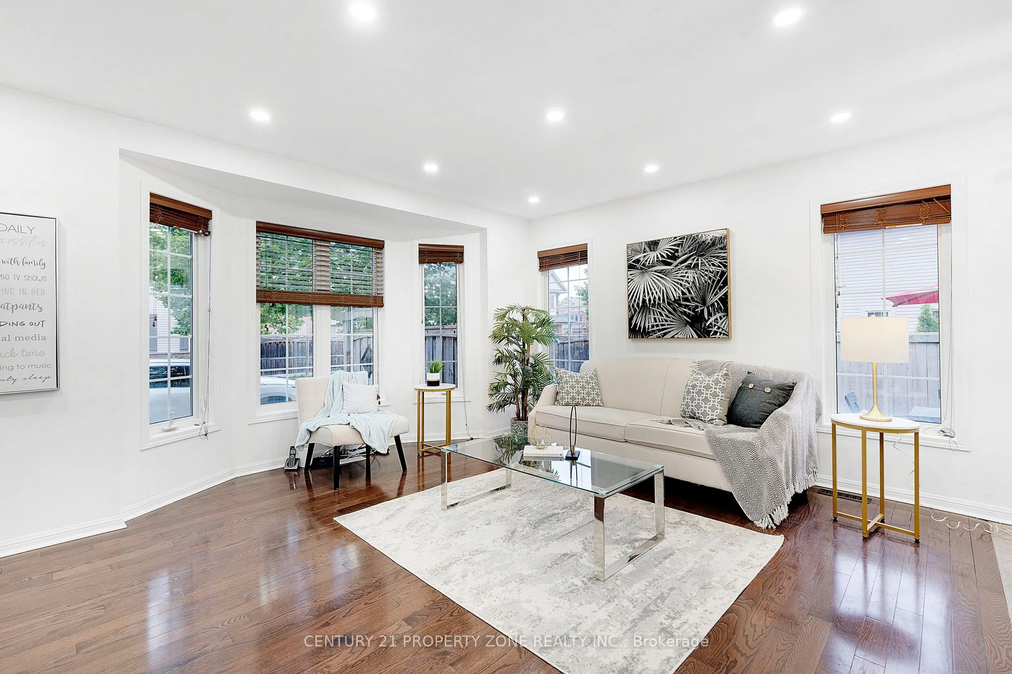 290 Woodley Crescent