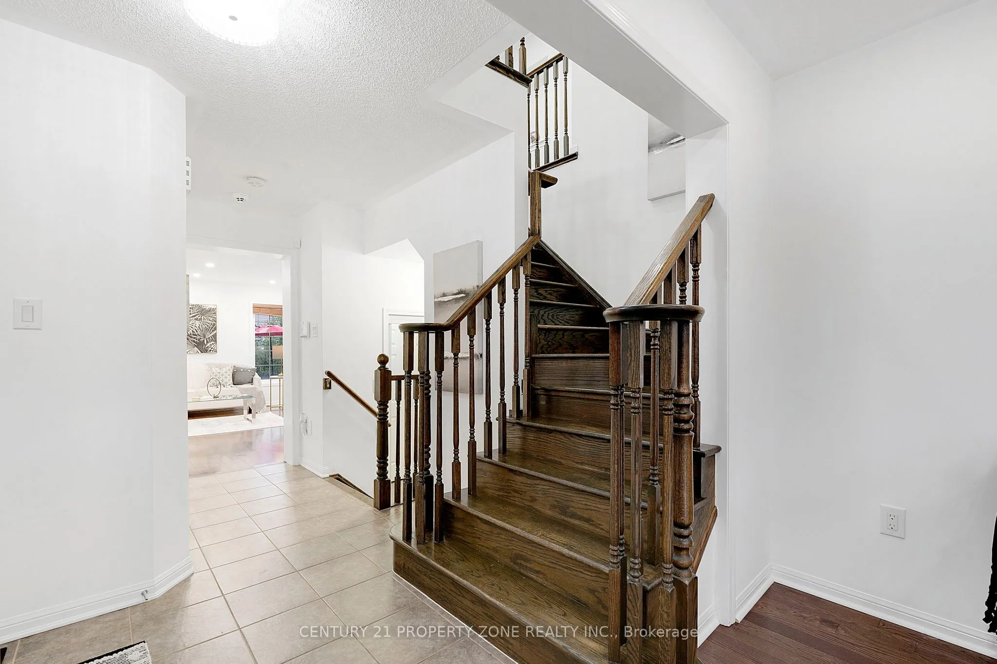 290 Woodley Crescent