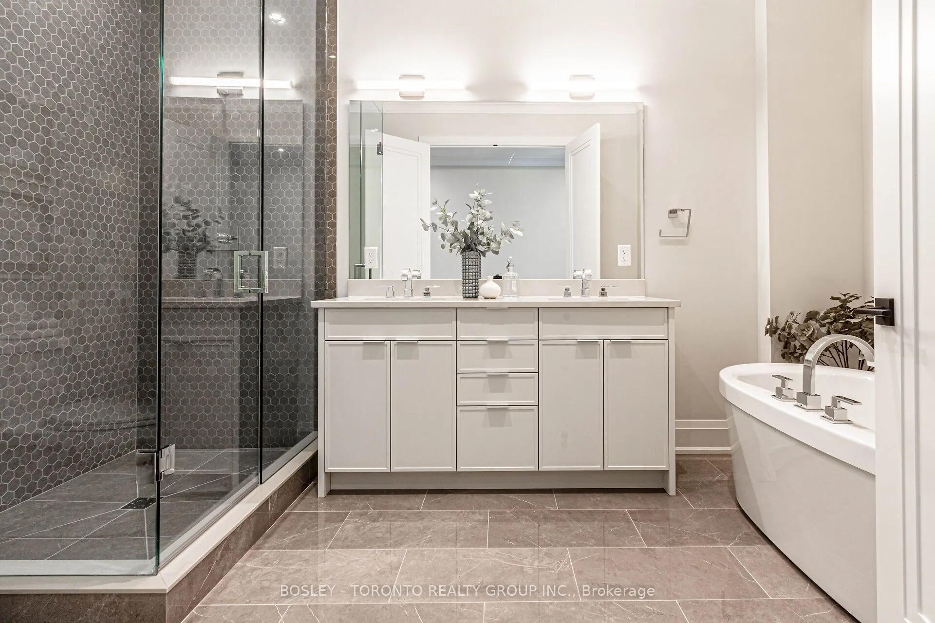 1138 Mona Road, #18