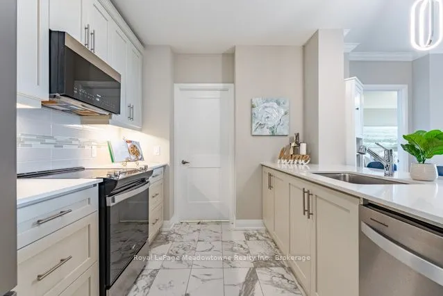 830 Megson Terrace, #422