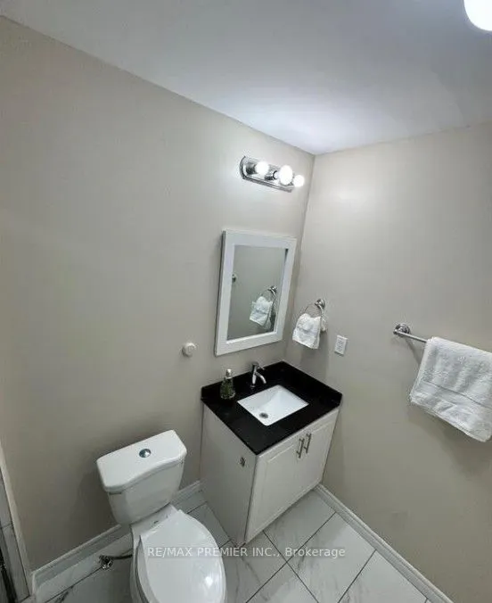 8 Silver Egret Road, #Main
