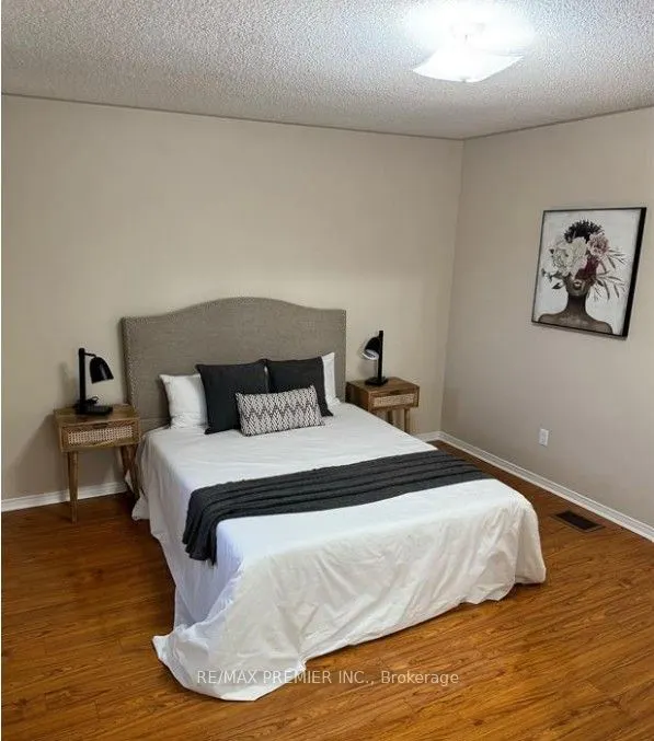 8 Silver Egret Road, #Main