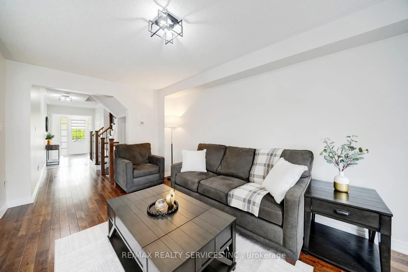 49 Woodcote Crescent