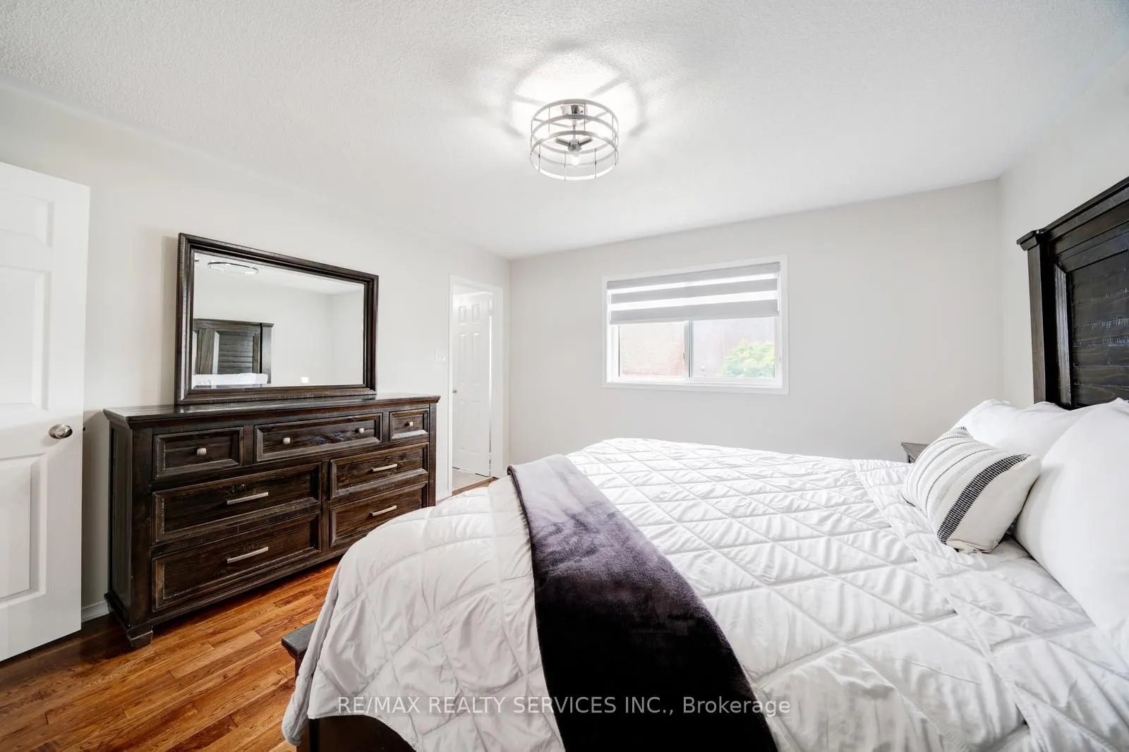 49 Woodcote Crescent
