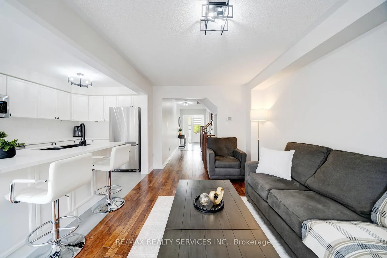 49 Woodcote Crescent