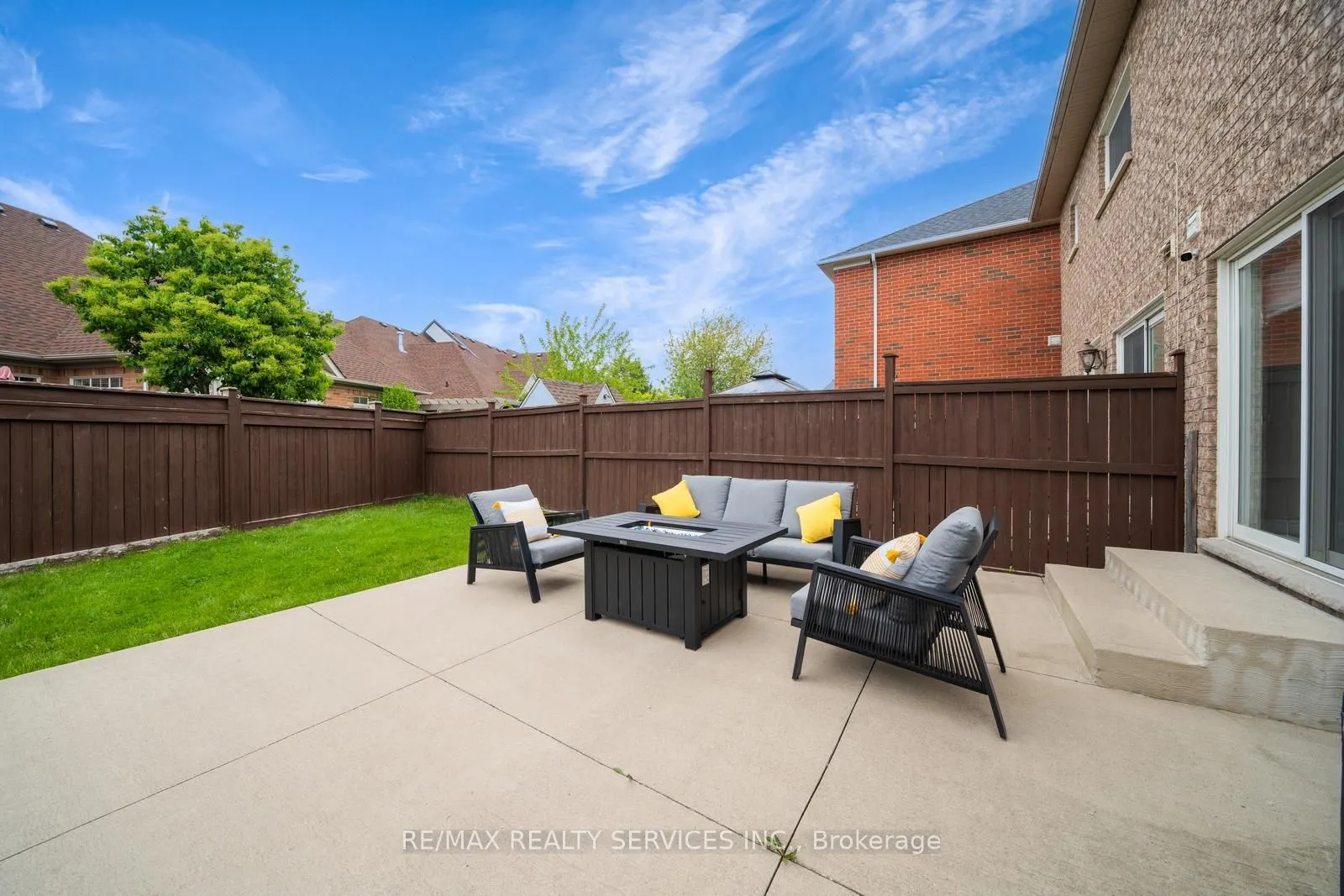 49 Woodcote Crescent