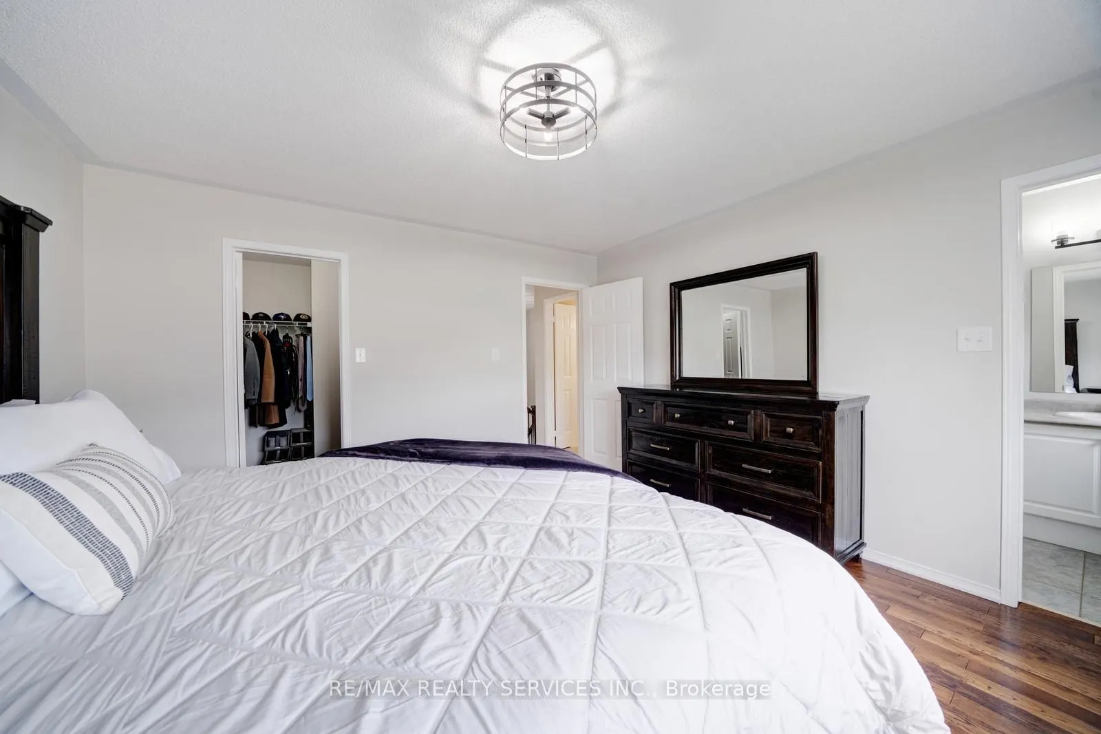 49 Woodcote Crescent