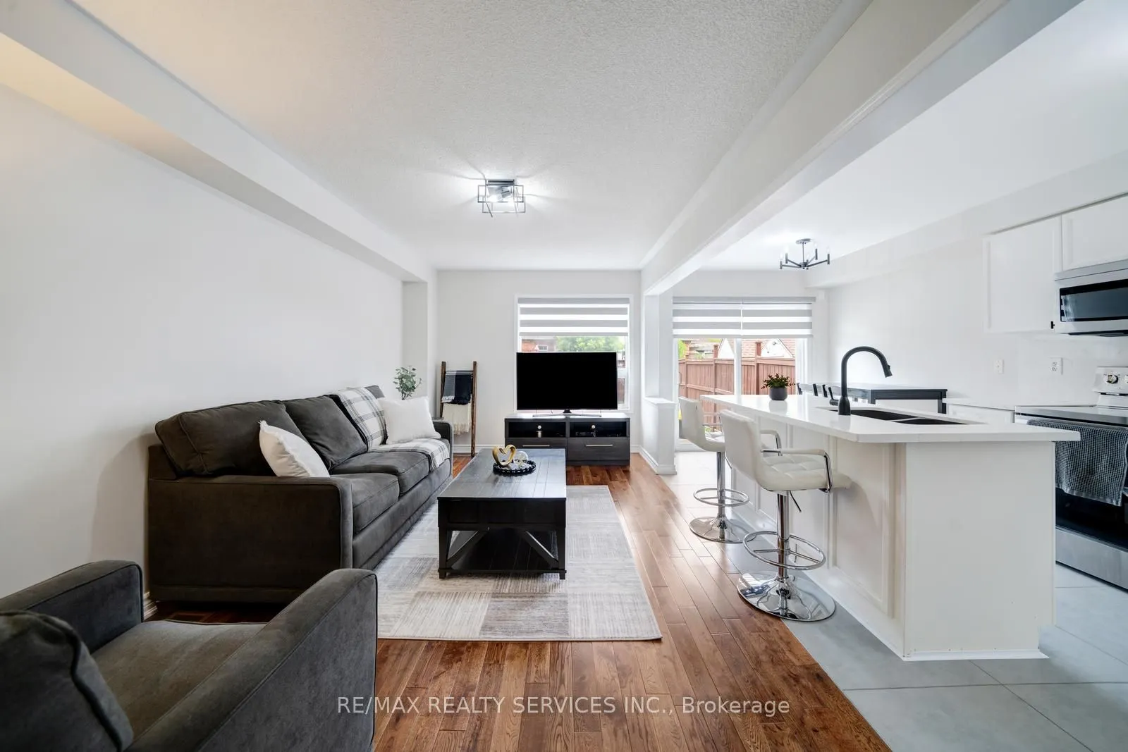 49 Woodcote Crescent