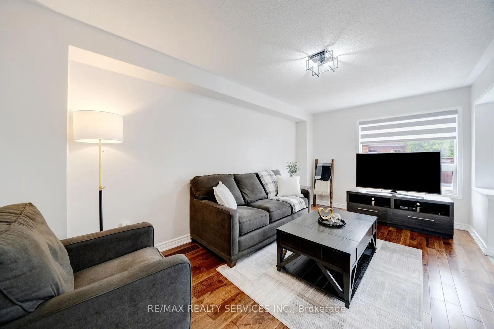 49 Woodcote Crescent