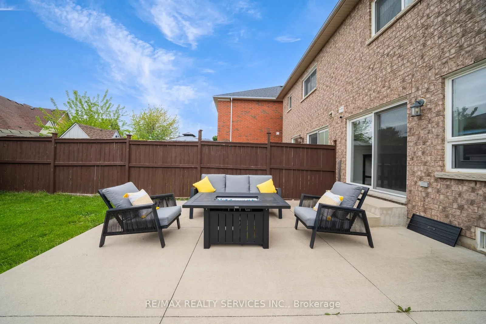 49 Woodcote Crescent