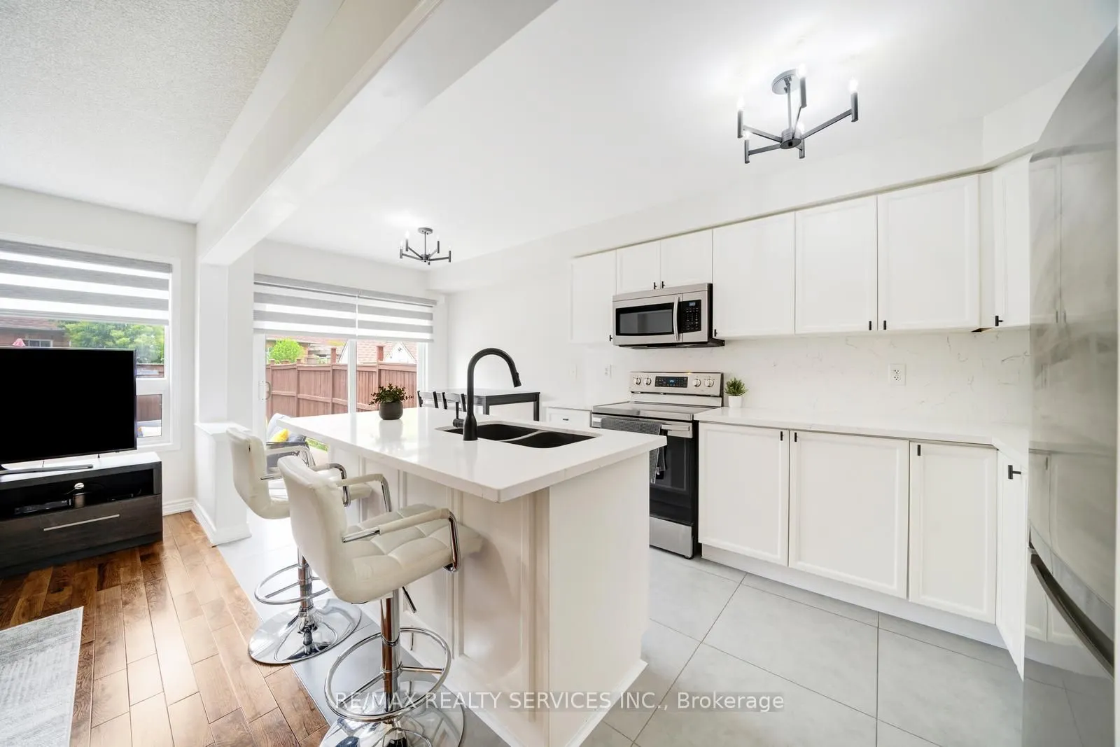 49 Woodcote Crescent