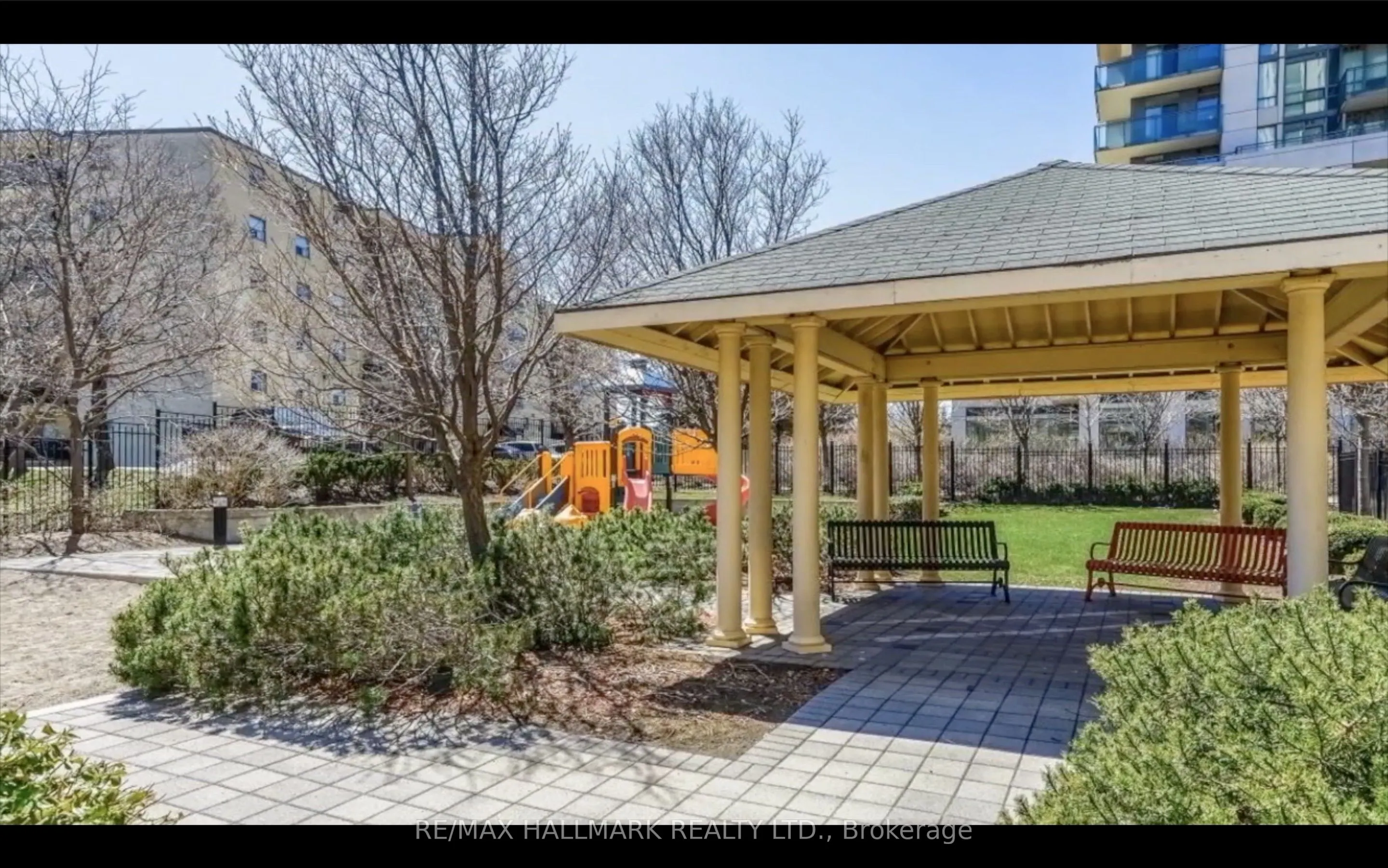 3504 Hurontario St Street, #3005