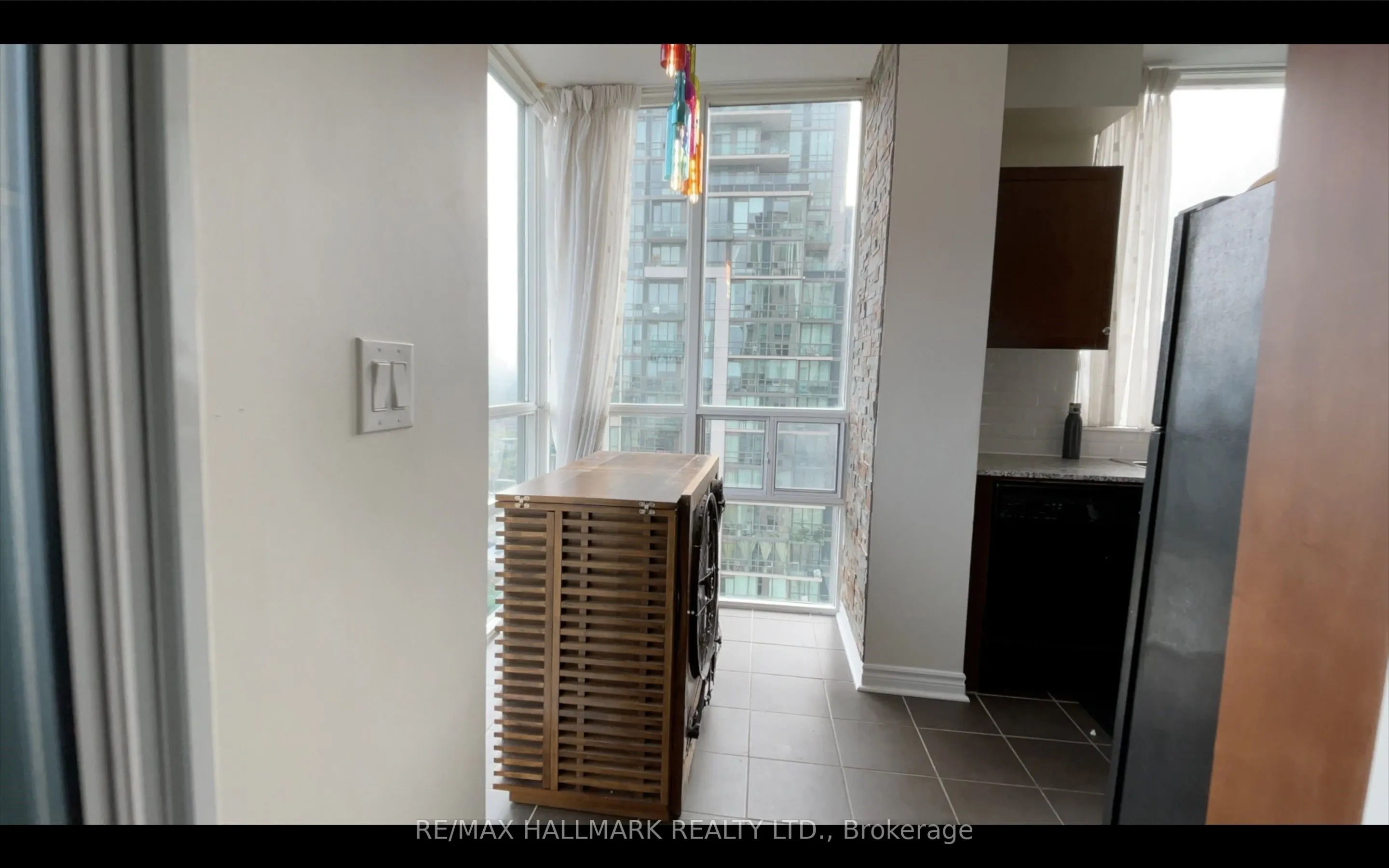3504 Hurontario St Street, #3005