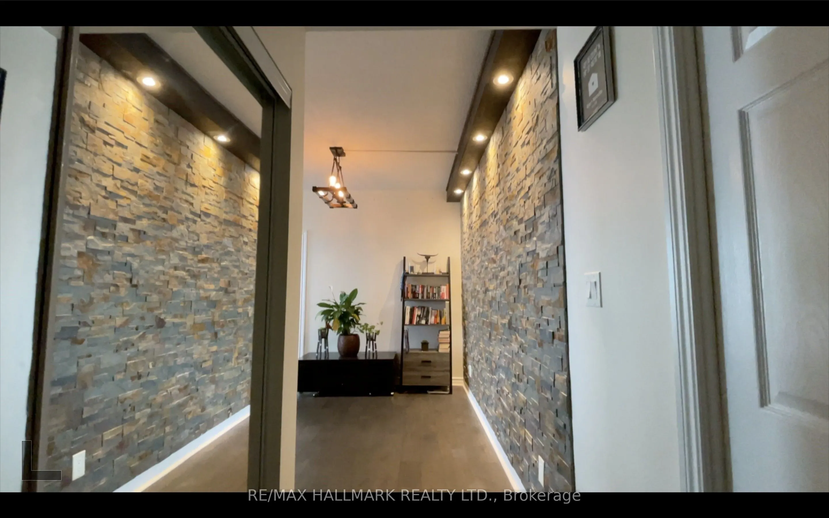 3504 Hurontario St Street, #3005