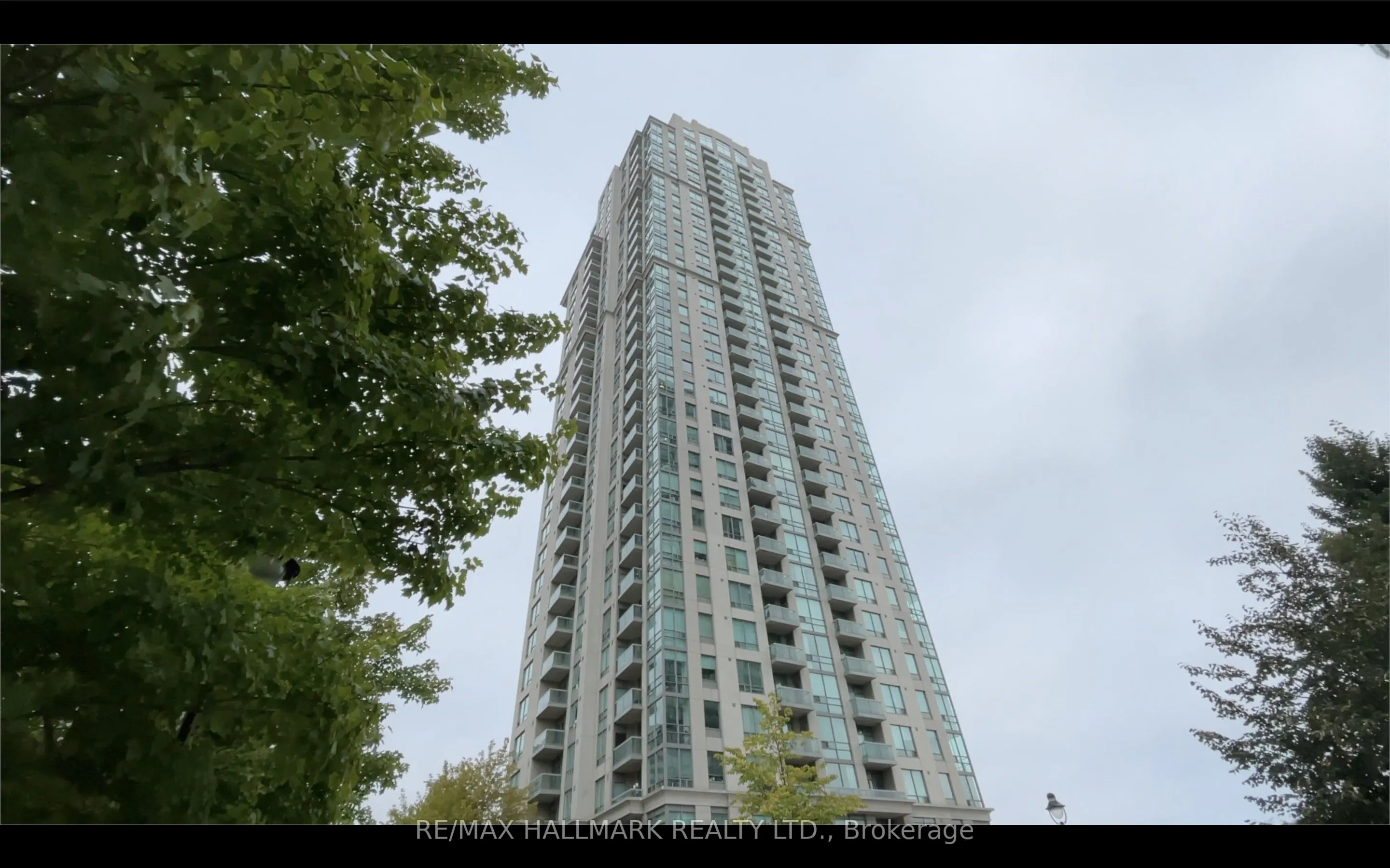 3504 Hurontario St Street, #3005