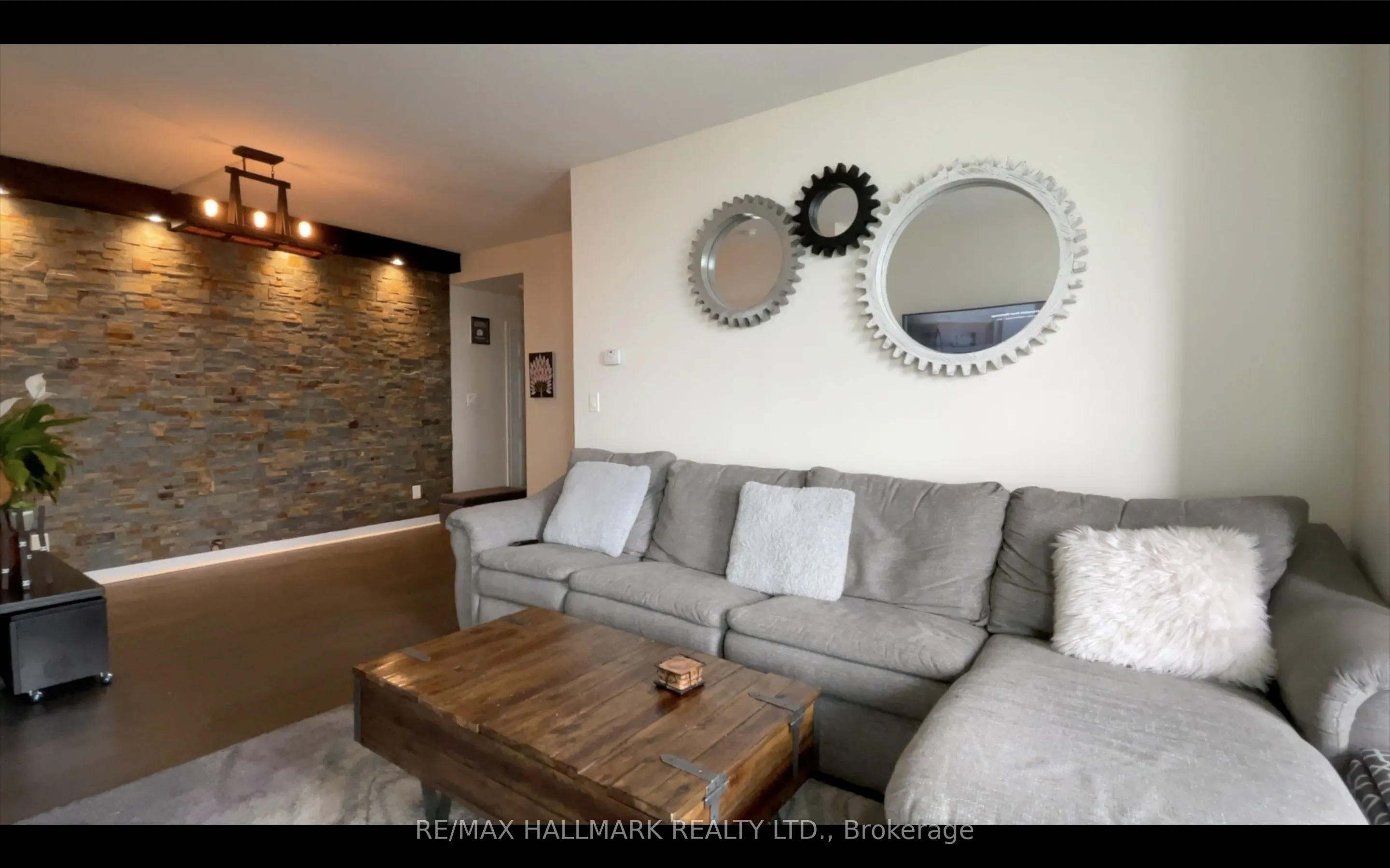 3504 Hurontario St Street, #3005