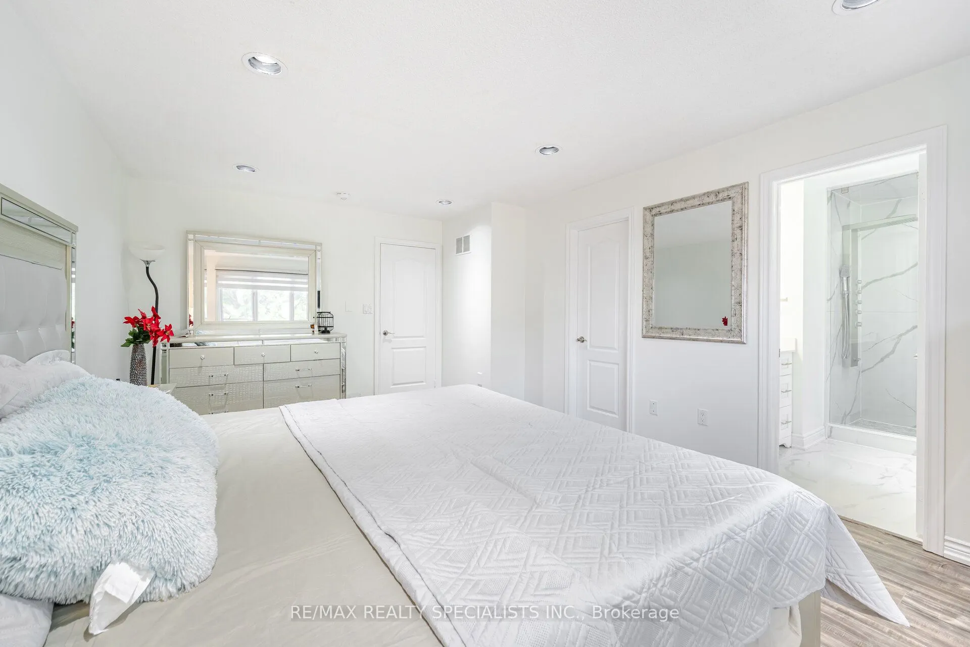 33 Asterwind Crescent