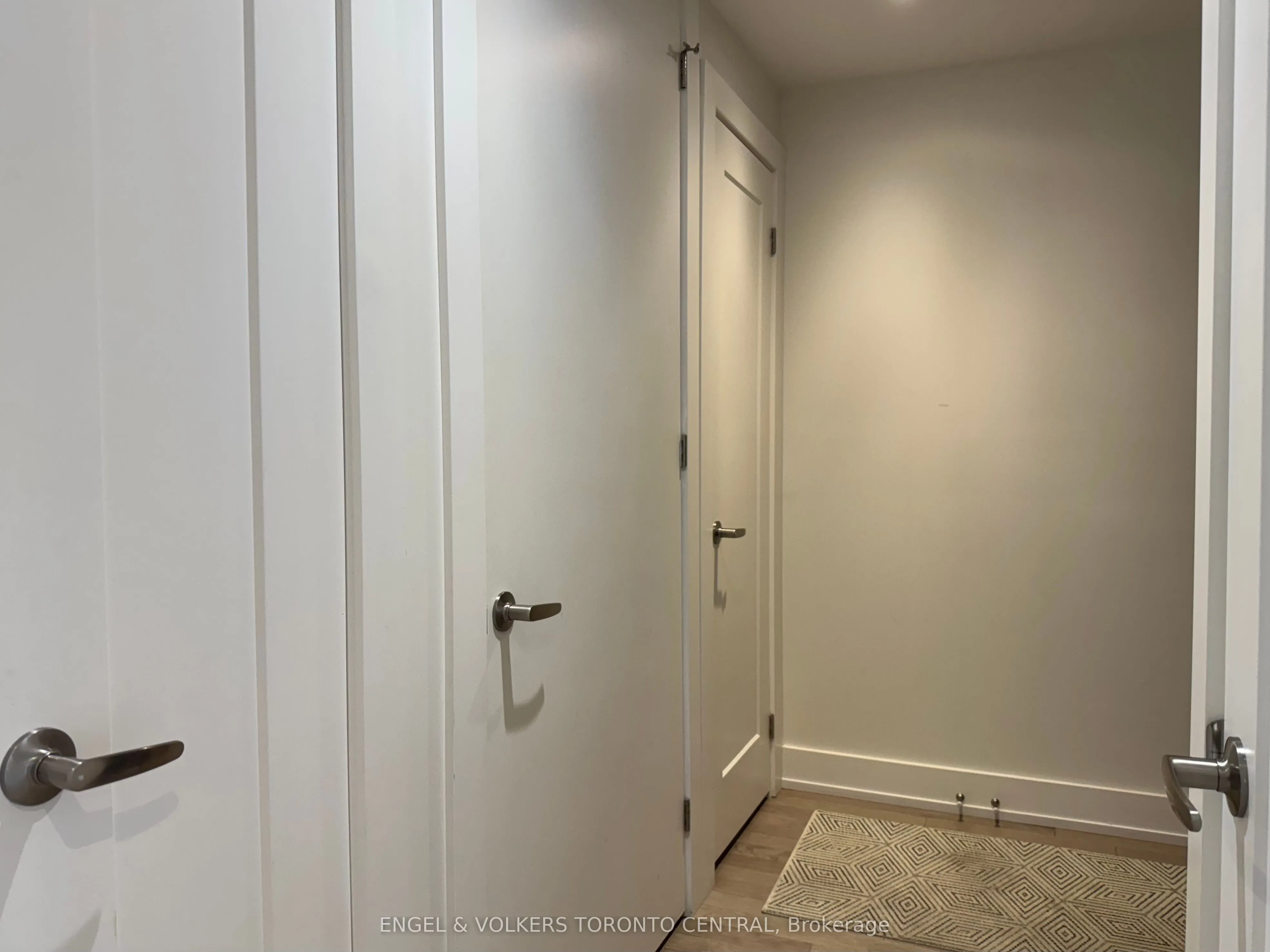 1555 Bloor Street W, #1