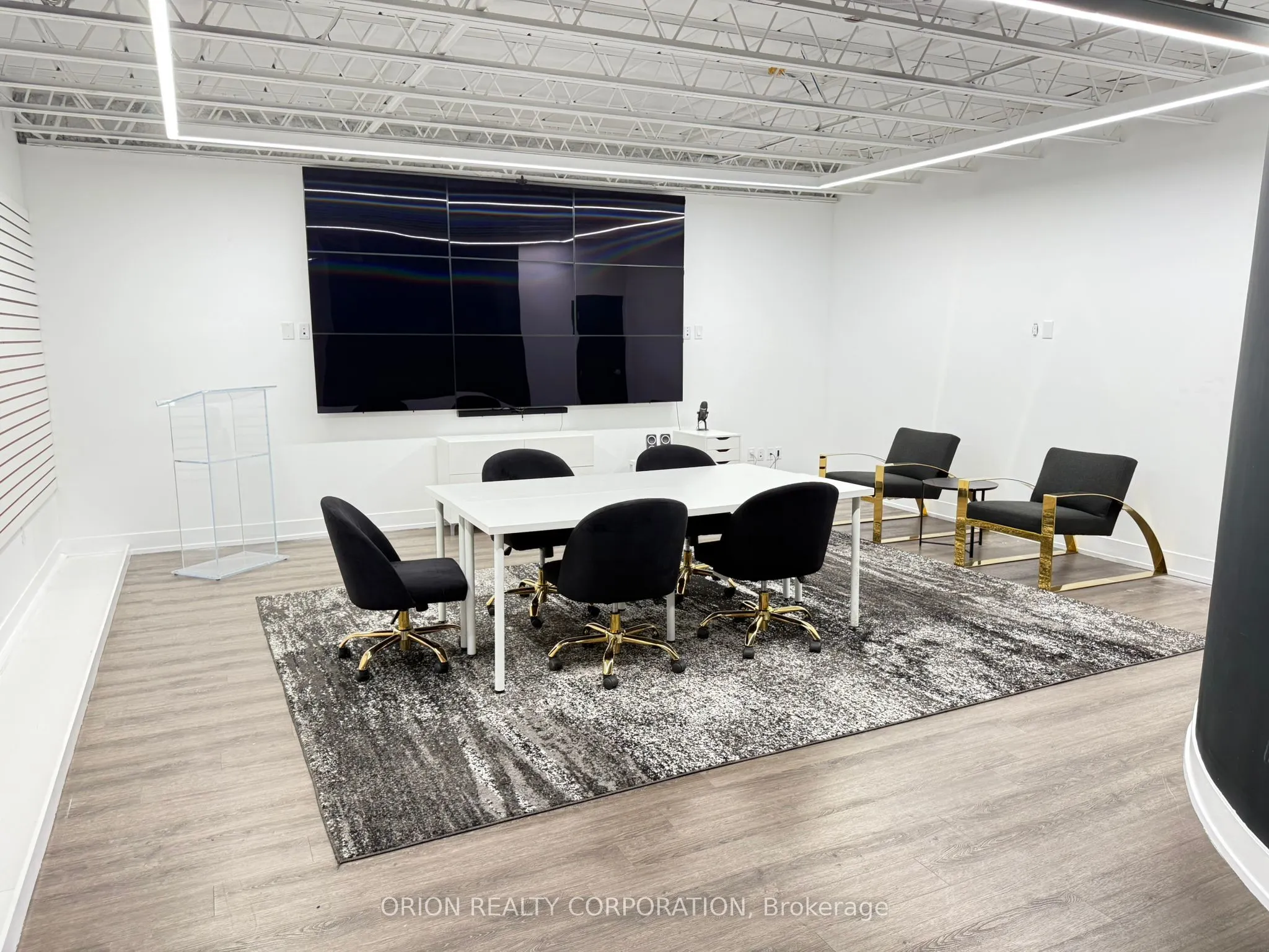 1149 Lakeshore Road E, #L3