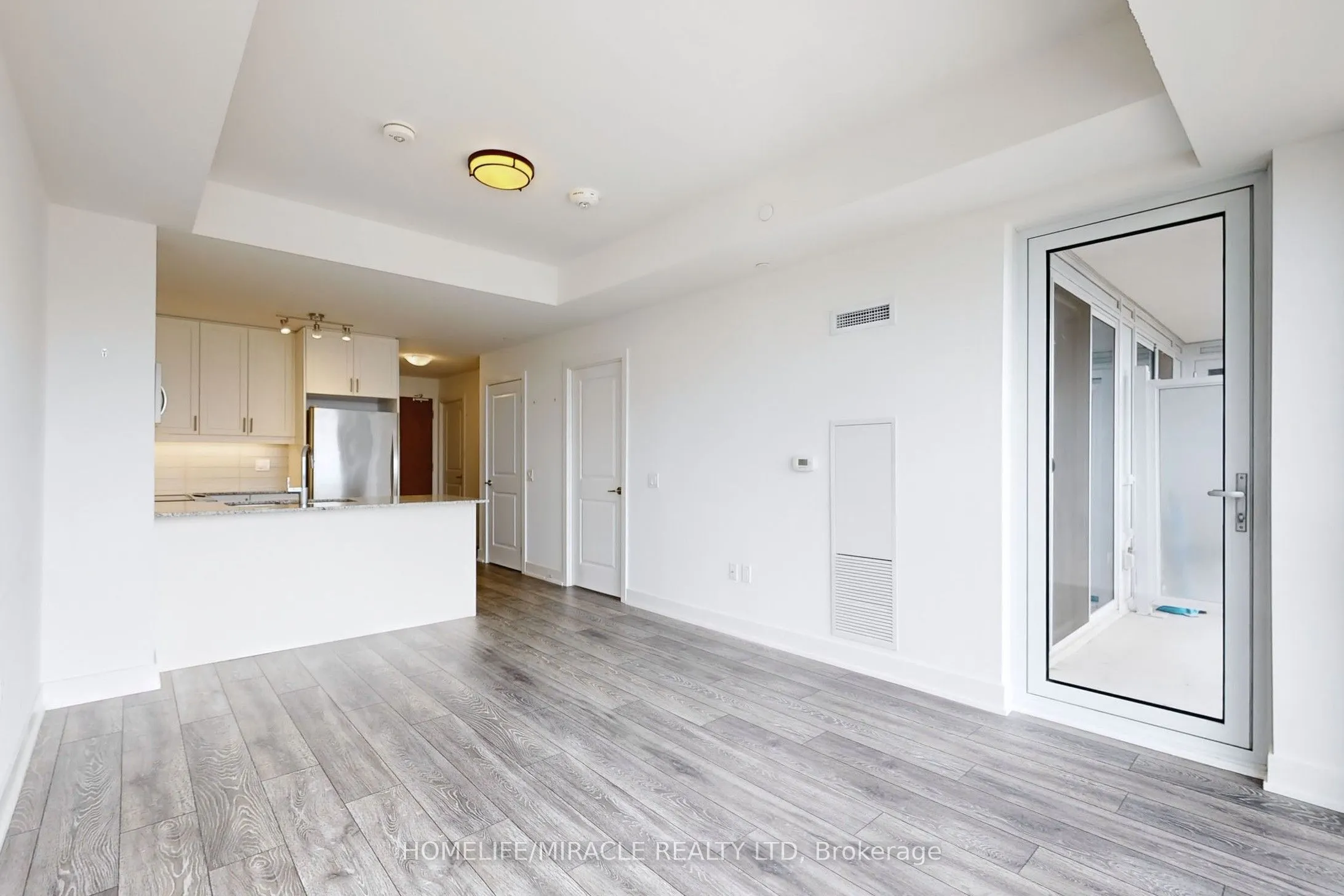 1050 Main Street E, #1106