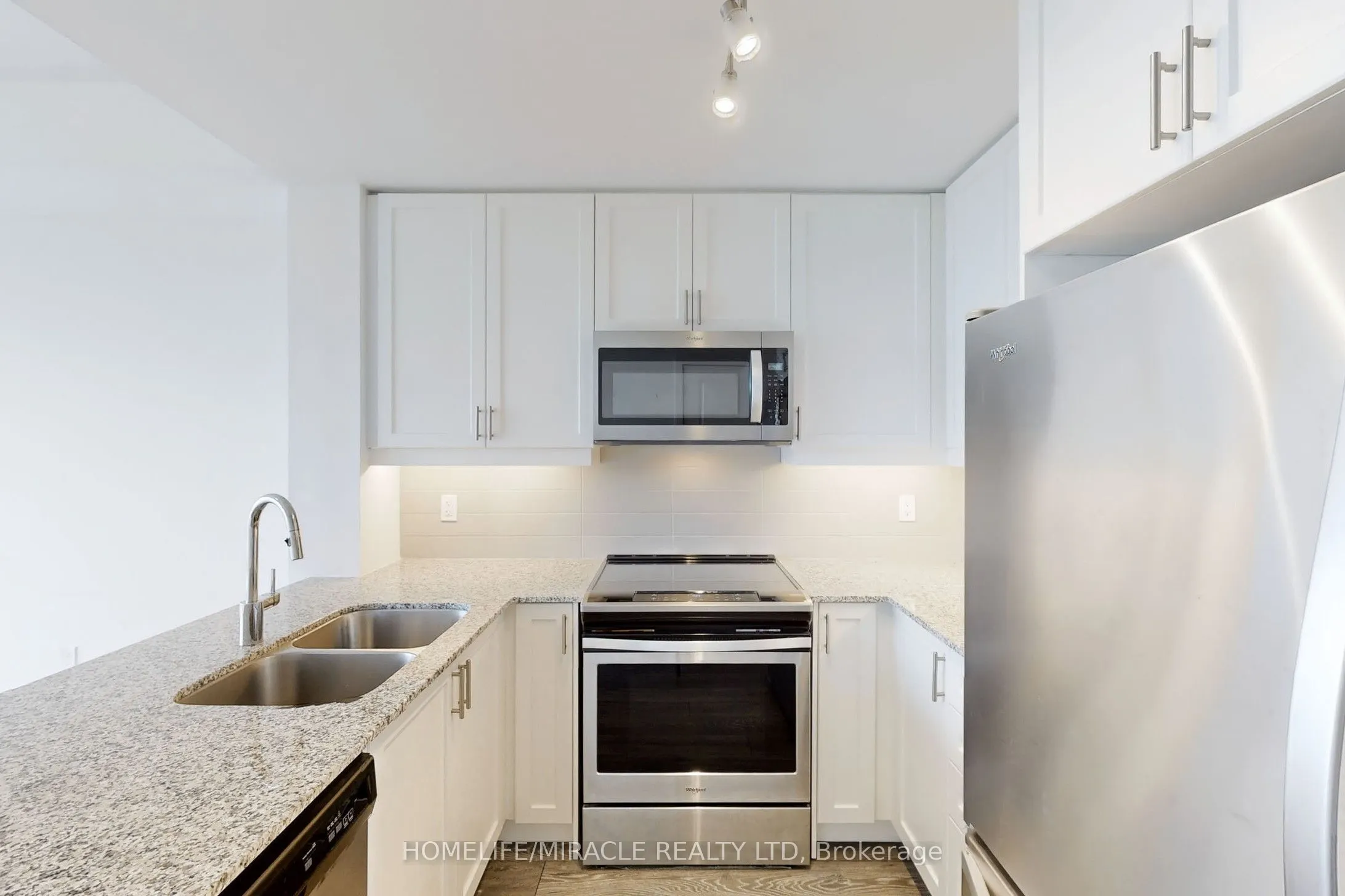 1050 Main Street E, #1106
