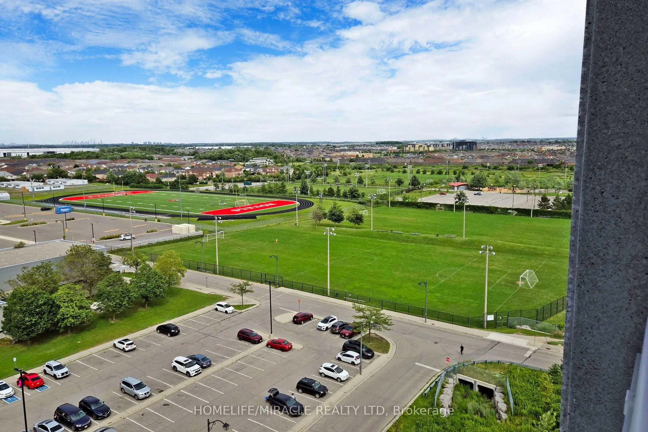 1050 Main Street E, #1106