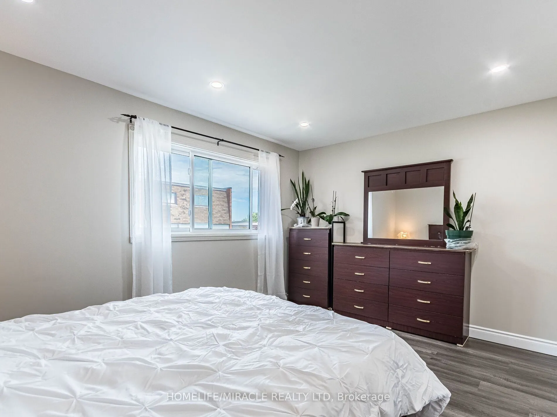 180 Mississauga Valley Boulevard, #124