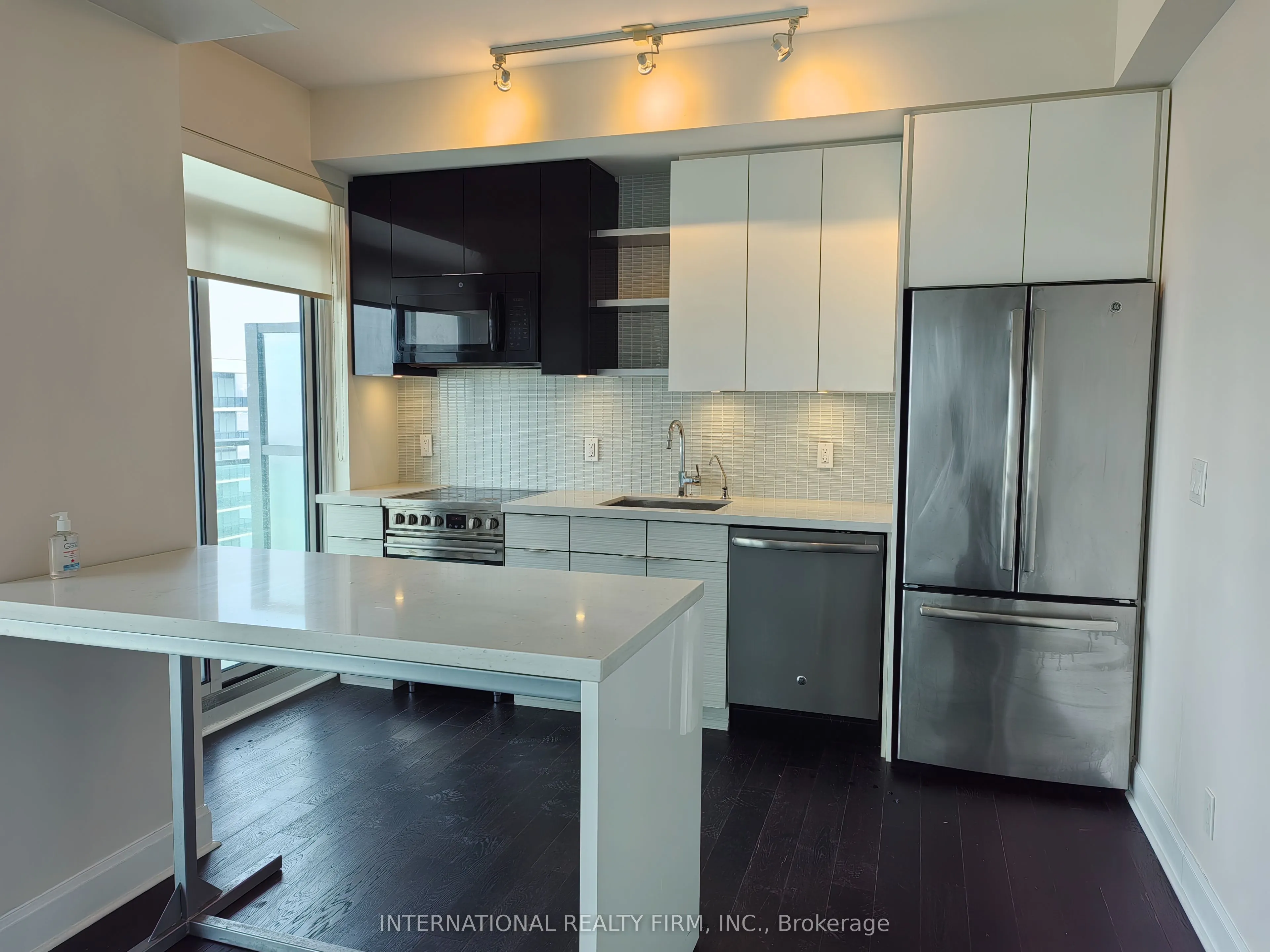 33 Shore Breeze Drive, #1608